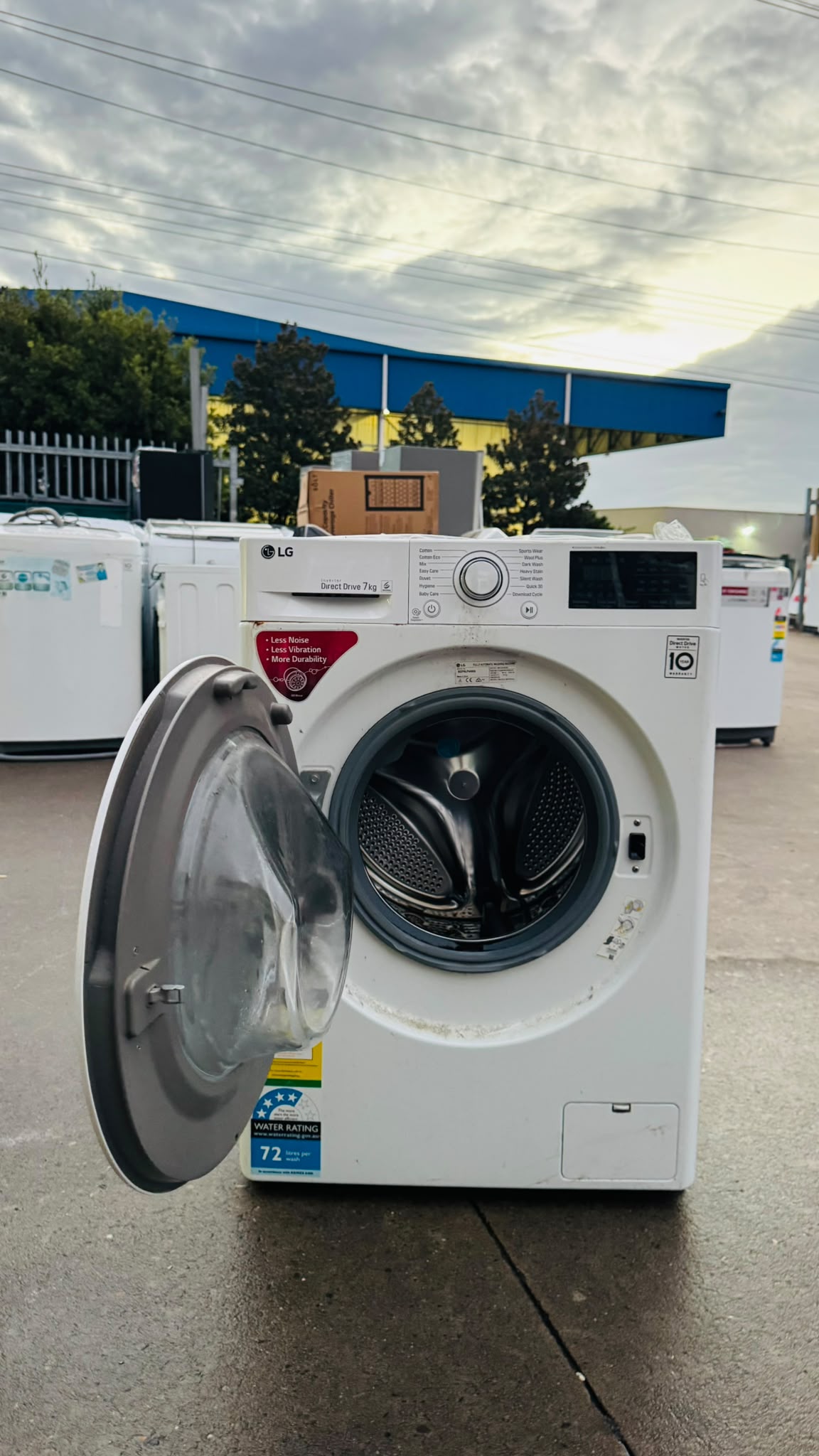 LG 7KGS FRONT LOADER WASHING MACHINE