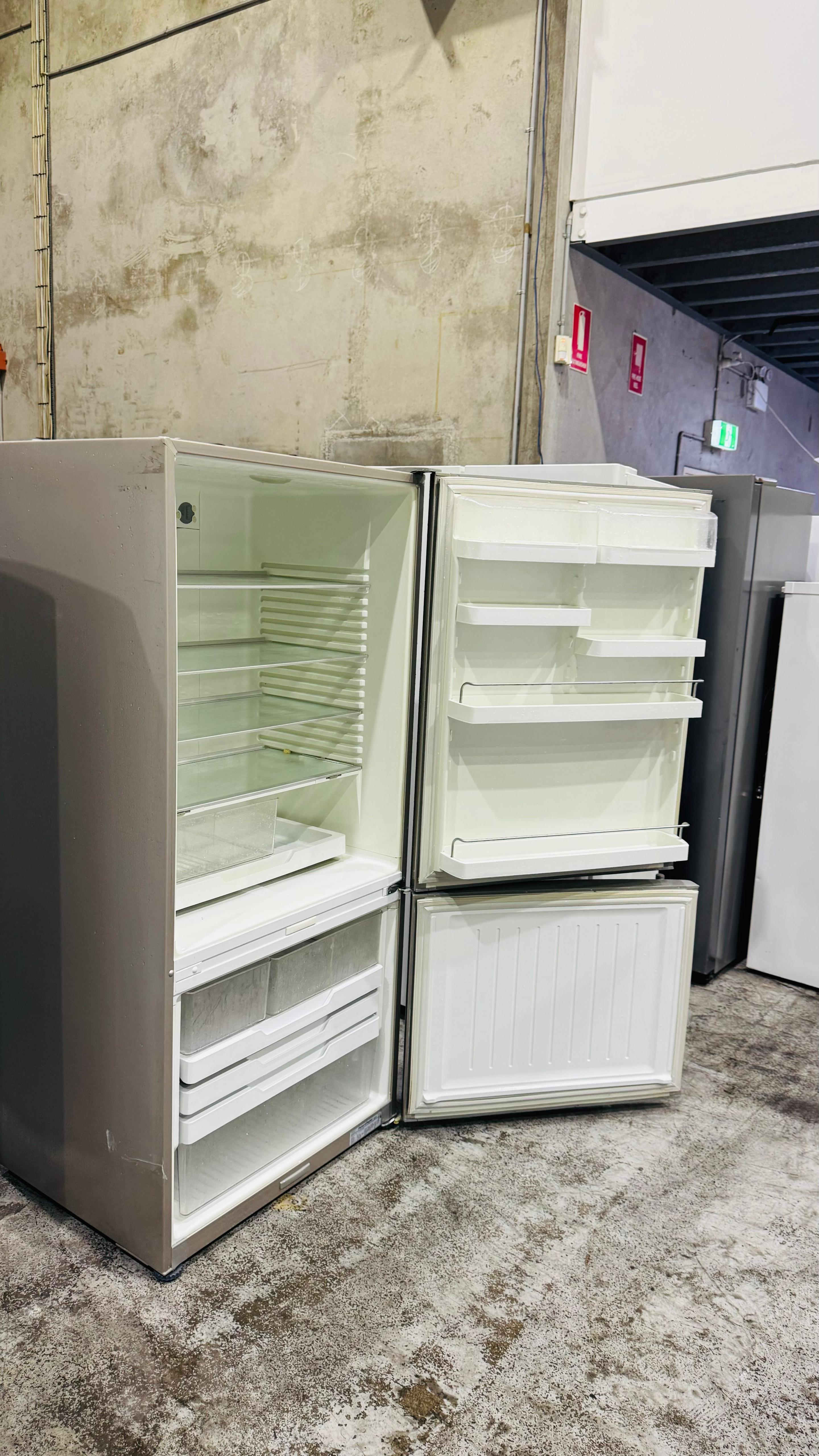 FISHER AND PAYKEL 519 LITRES FRIDGE FREEZER