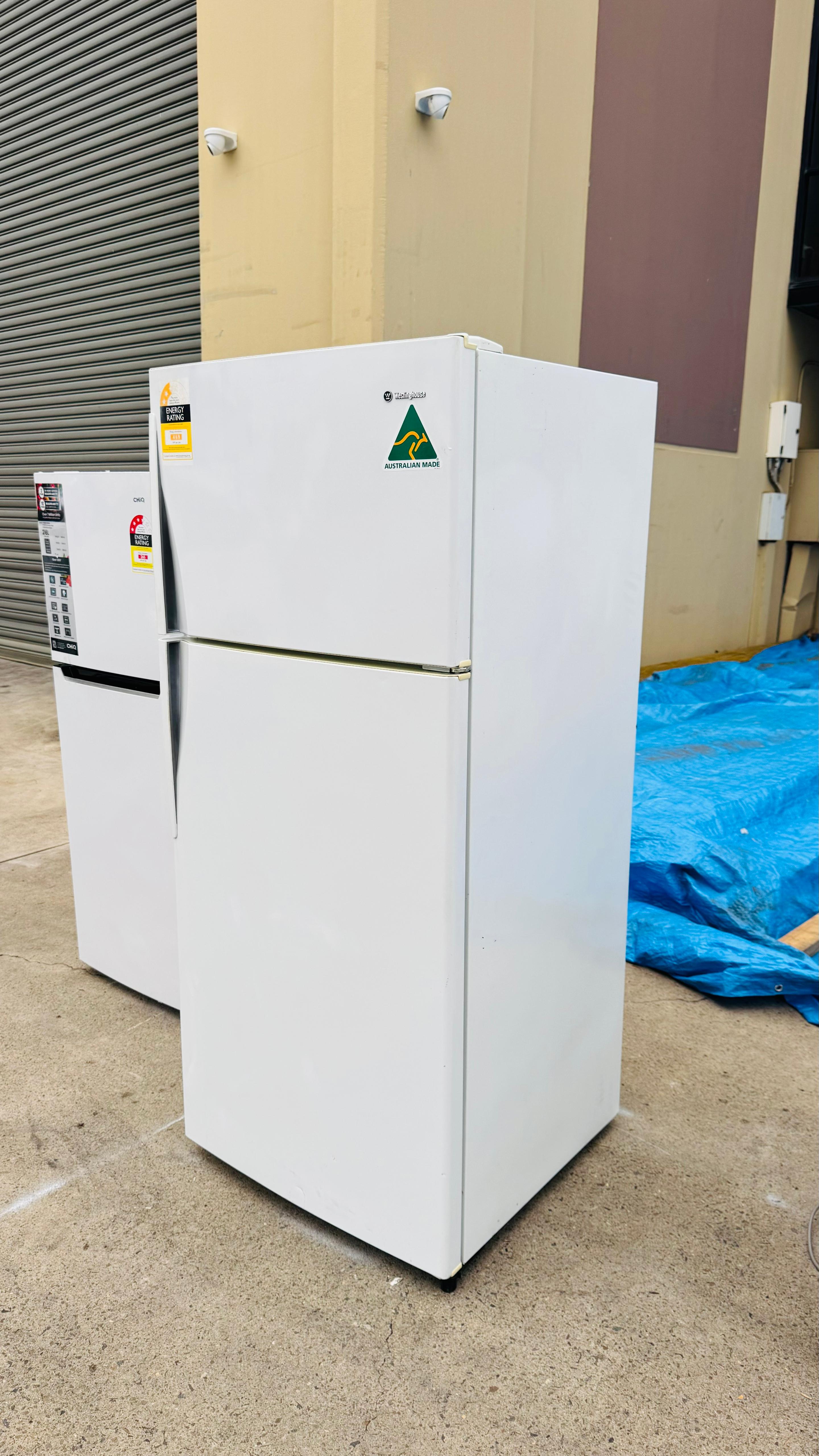 WESTINGHOUSE 420 LITRES FRIDGE FREEZER