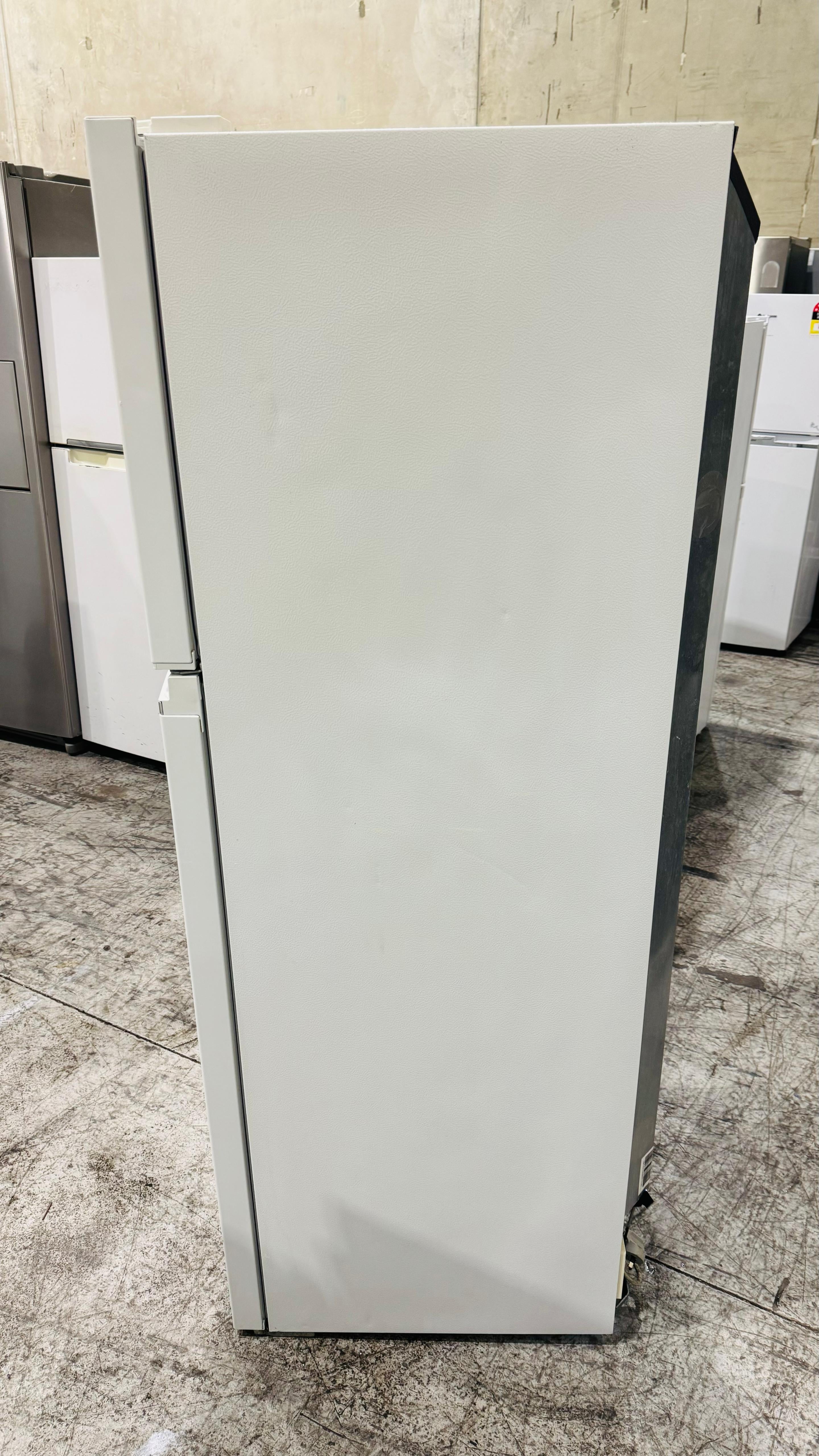 WESTINGHOUSE 339 LITRES FRIDGE FREEZER