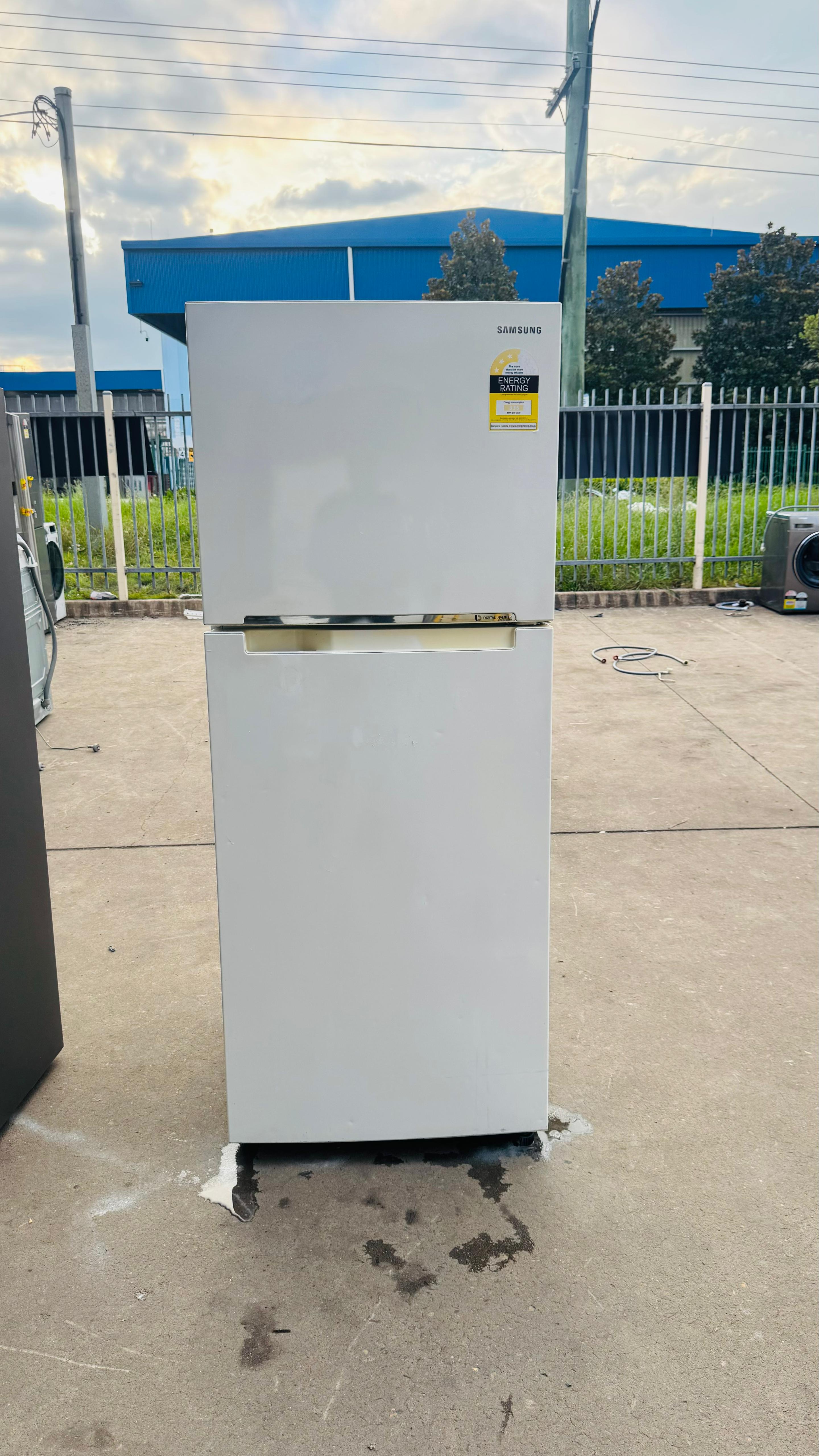 SAMSUNG 393 LITRES FRIDGE FREEZER