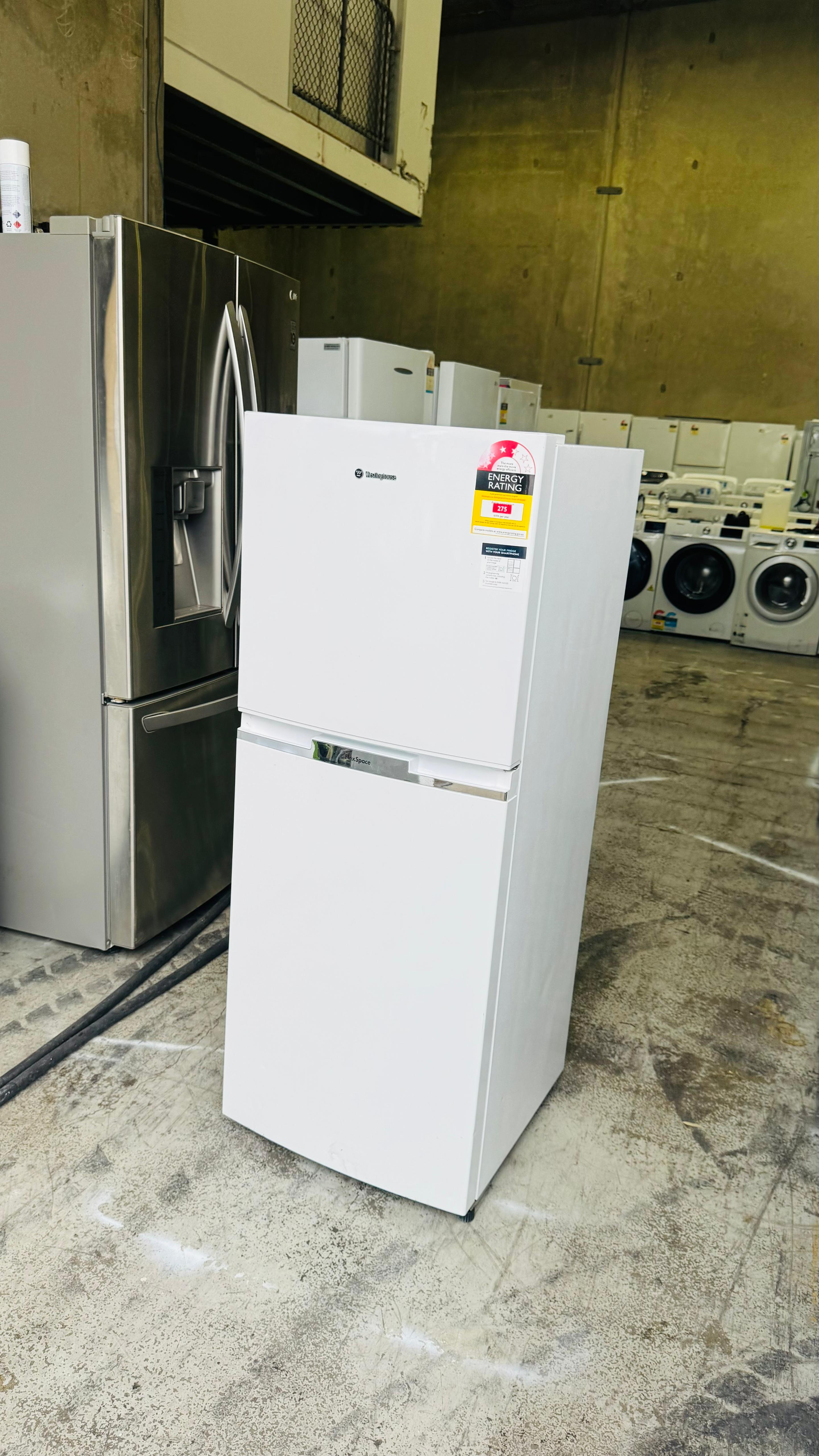 WESTINGHOUSE 230 LITRES FRIDGE FREEZER