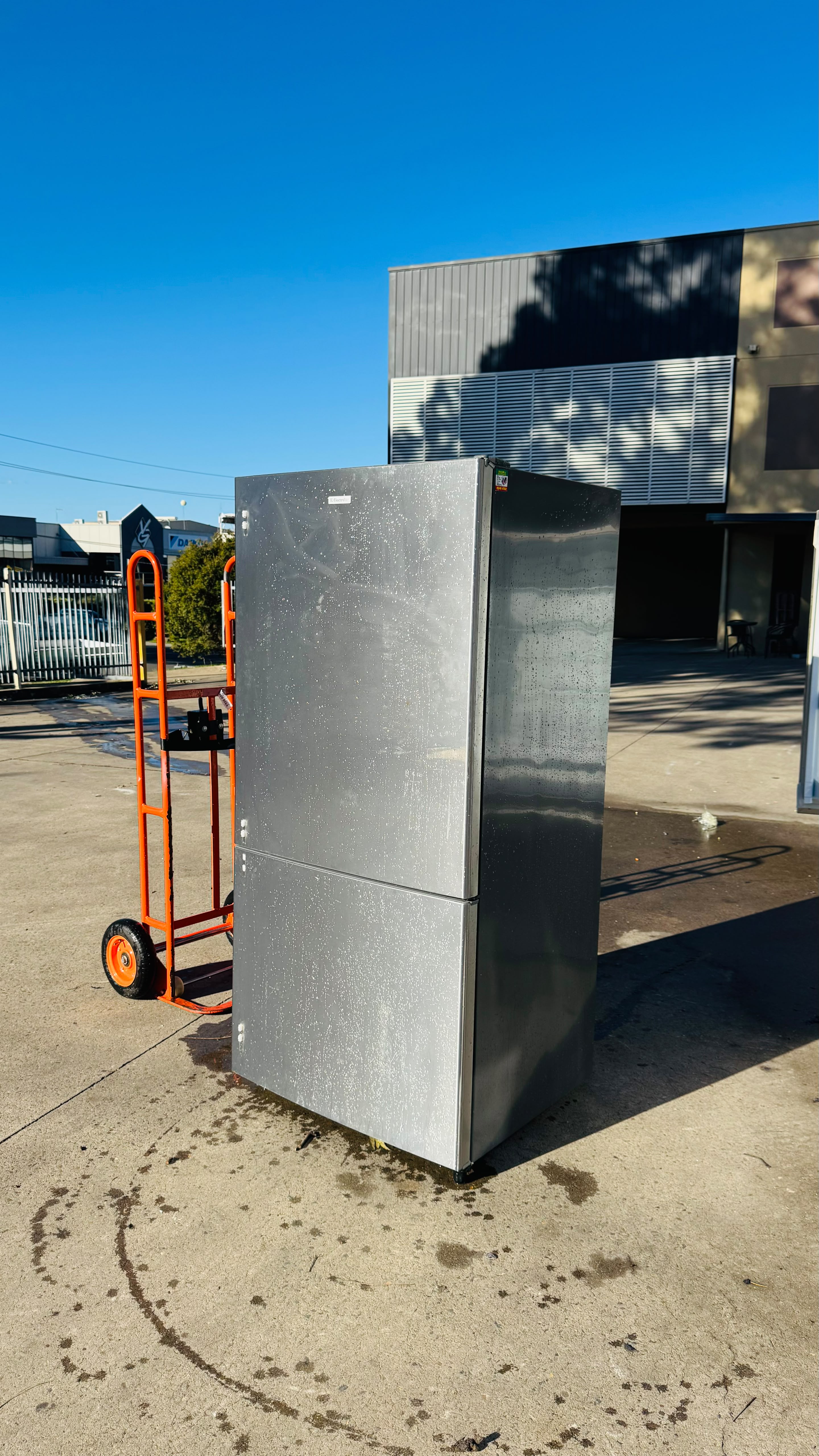 ELECTROLUX 510 LITRES FRIDGE FREEZER