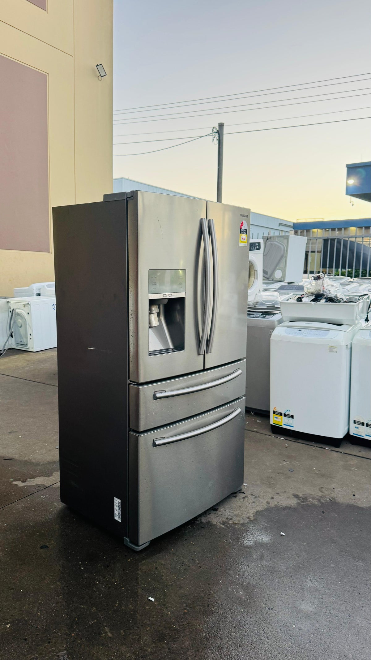 SAMSUNG FRENCH DOOR 680 LITRES FRIDGE FREEZER