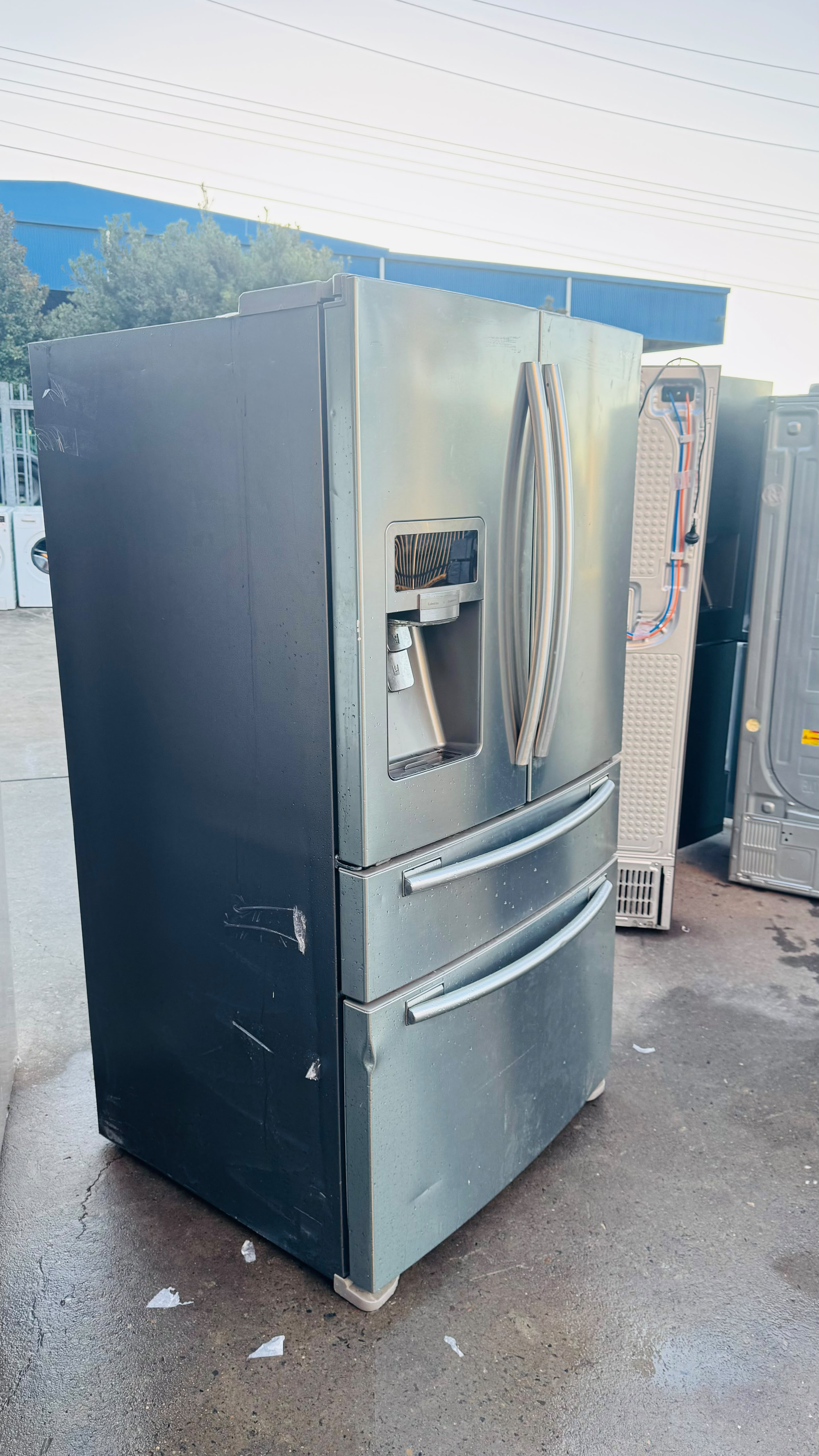 SAMSUNG FRENCH DOOR 668 FRIDGE FREEZER