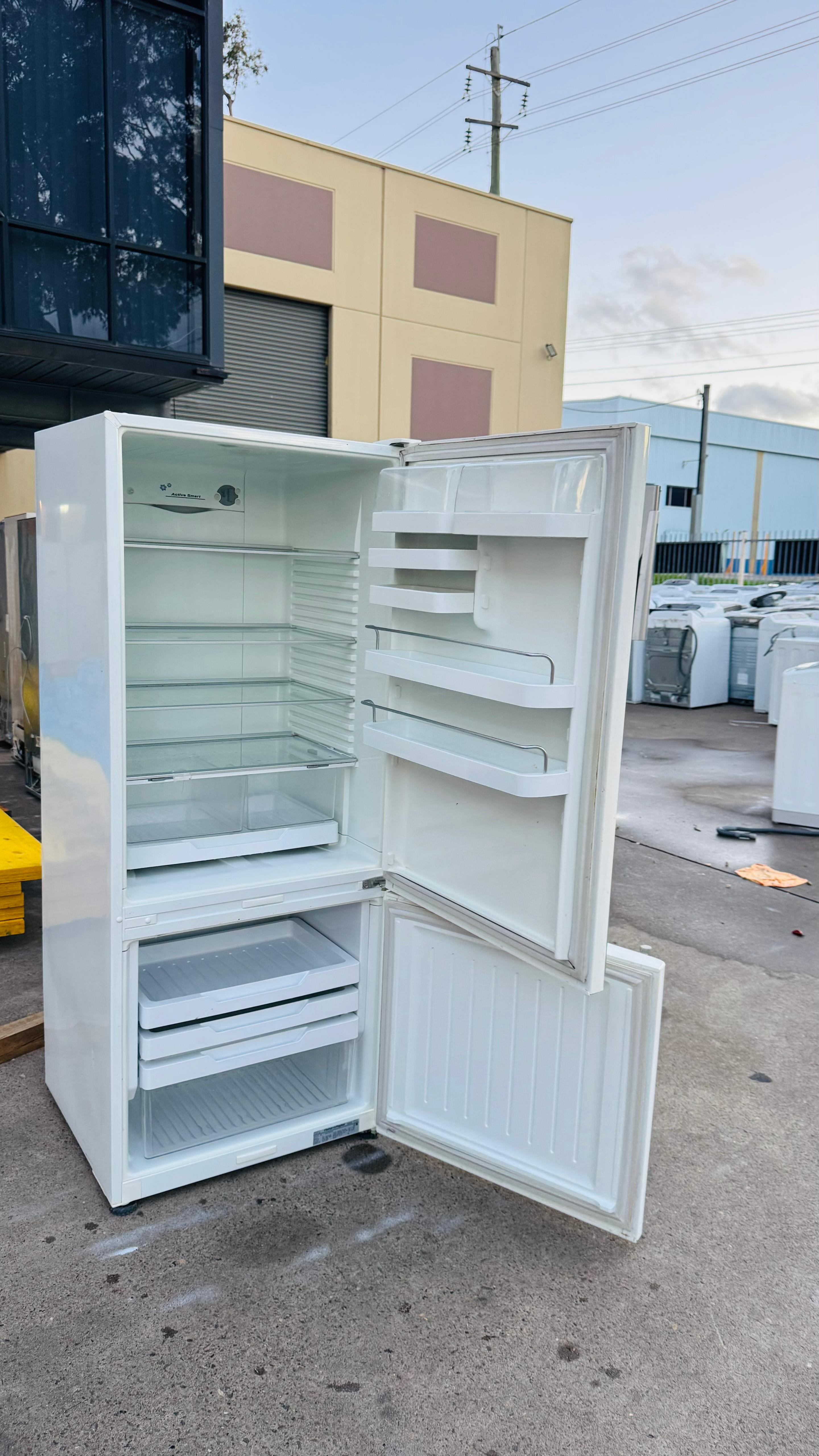 FISHER AND PAYKEL 442 LITRES FRIDGE FREEZER