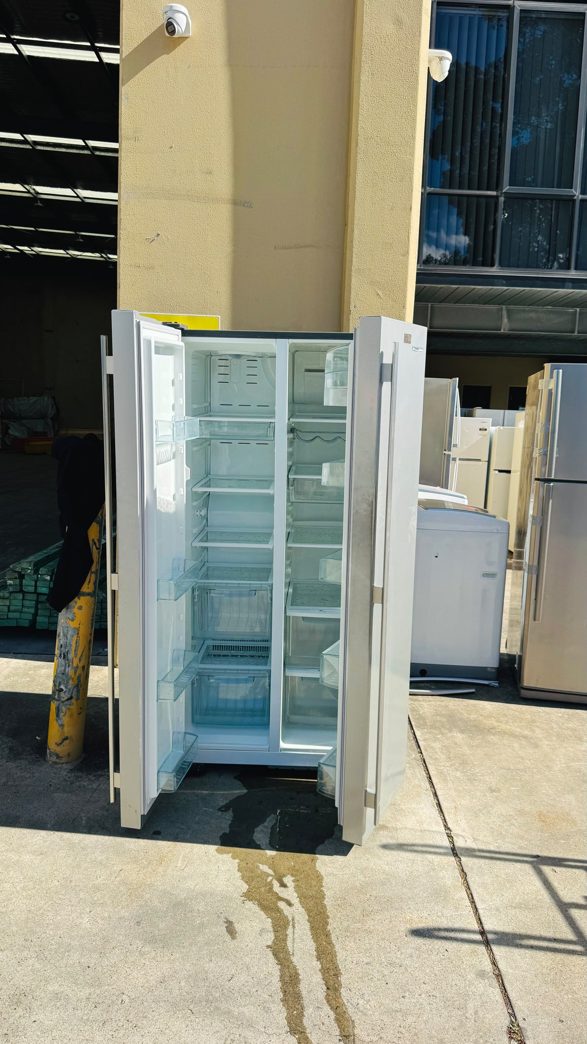 WESTINGHOUSE SIDE BY SIDE 606 LITRES FRIDGE FREEZER