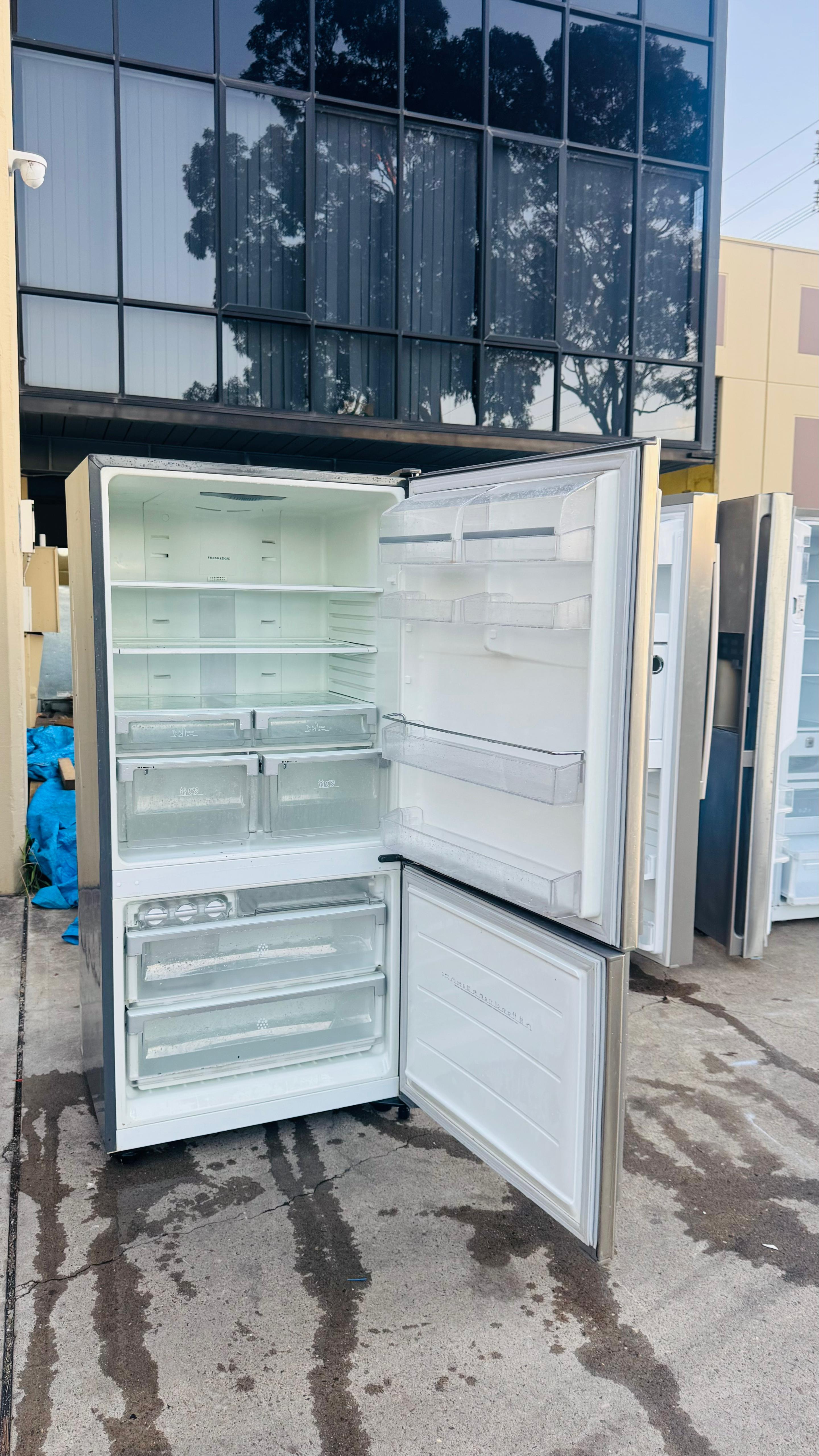ELECTROLUX 510 LITRES FRIDGE FREEZER