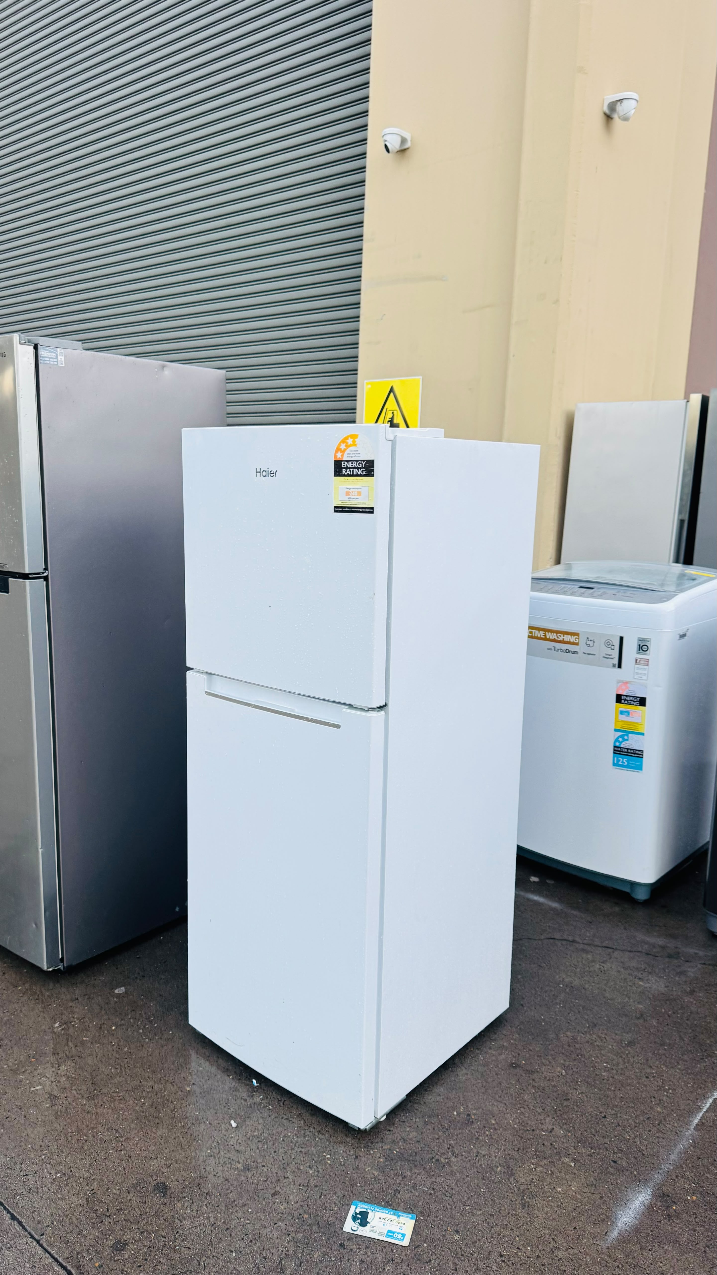 HAIER 220 LITRES FRIDGE FREEZER