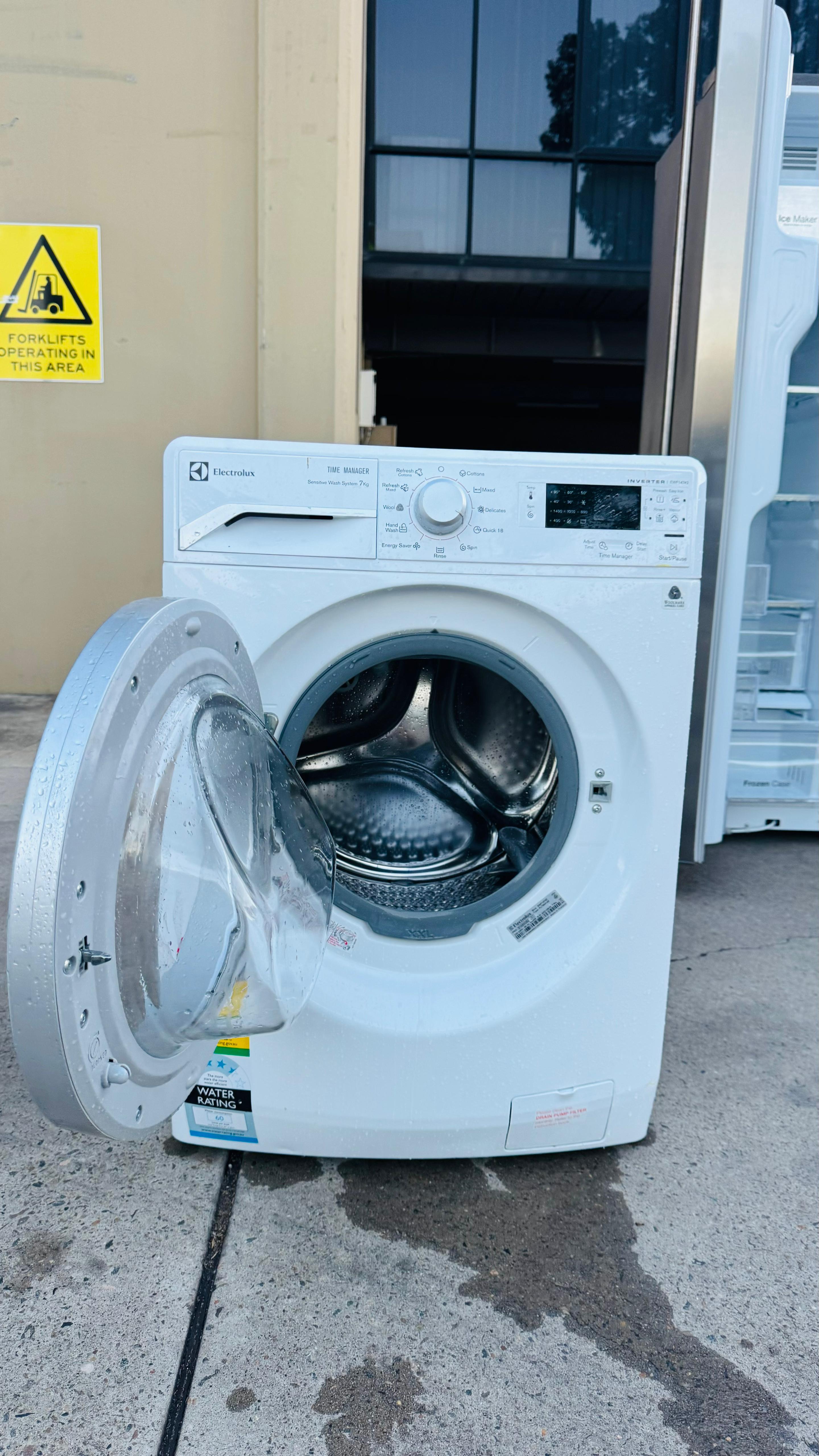 ELECTROLUX 7KGS FRONT LOADER WASHING MACHINE