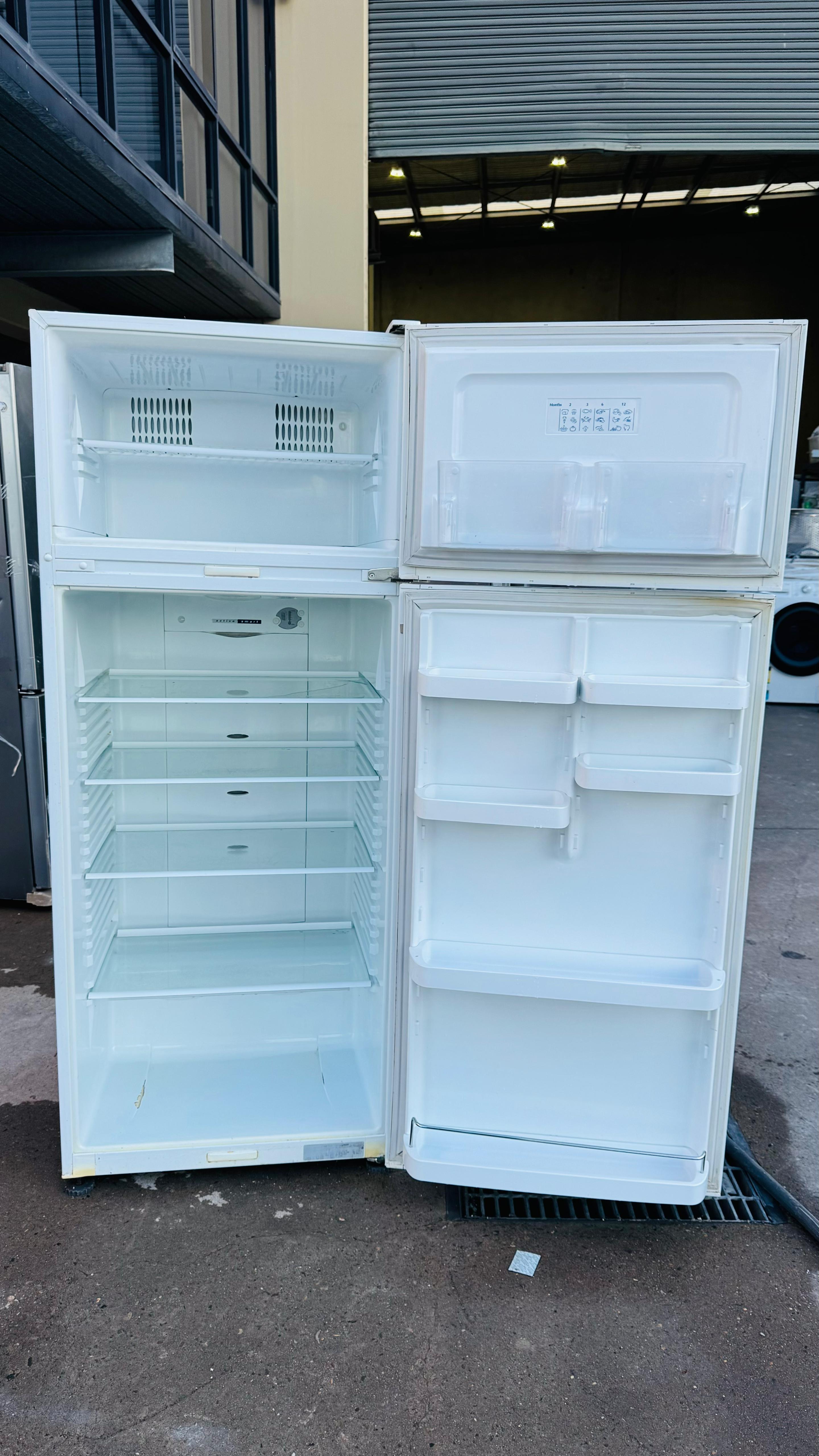 FISHER AND PAYKEL 441 LITRES FRIDGE FREEZER
