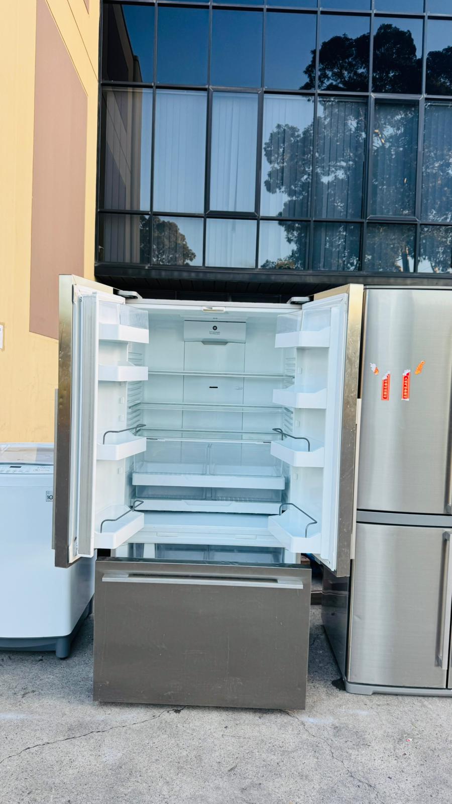 FISHER AND PAYKEL 610 LITRES FRENCH DOOR FRIDGE FREEZER