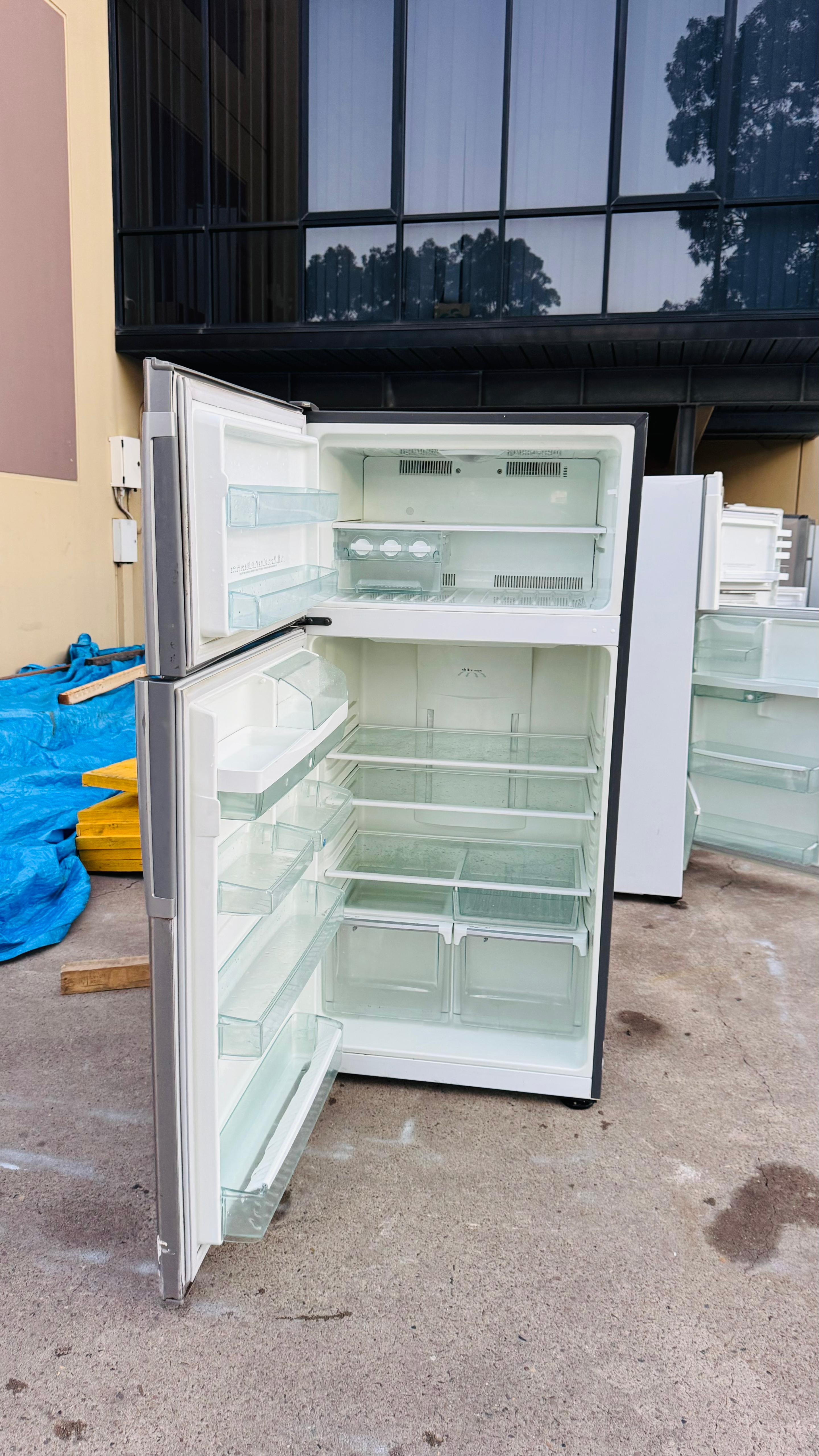 WESTINGHOUSE 520 LITRES FRIDGE FREEZER