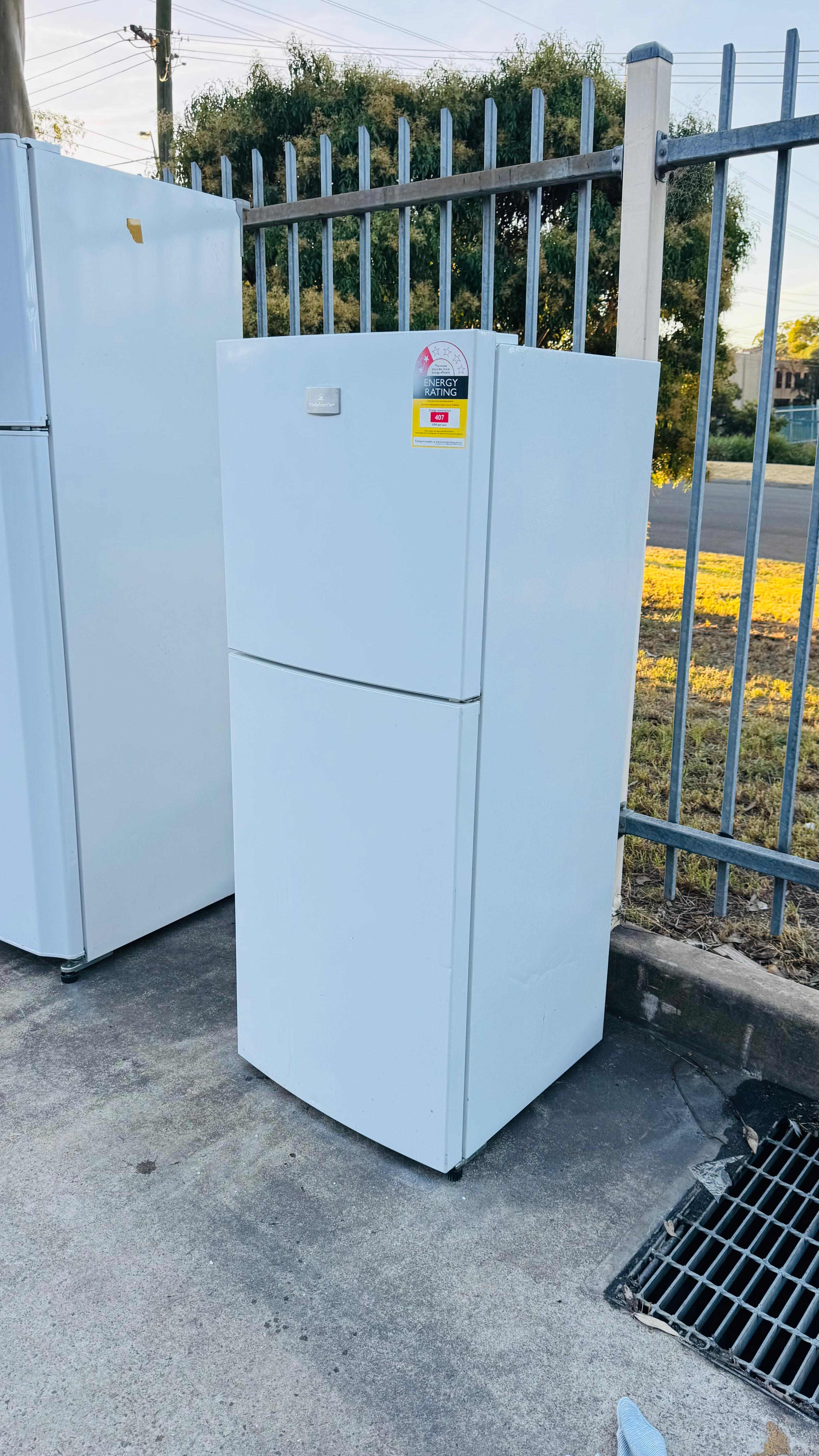 KELVINATOR 231 LITRES FRIDGE FREEZER