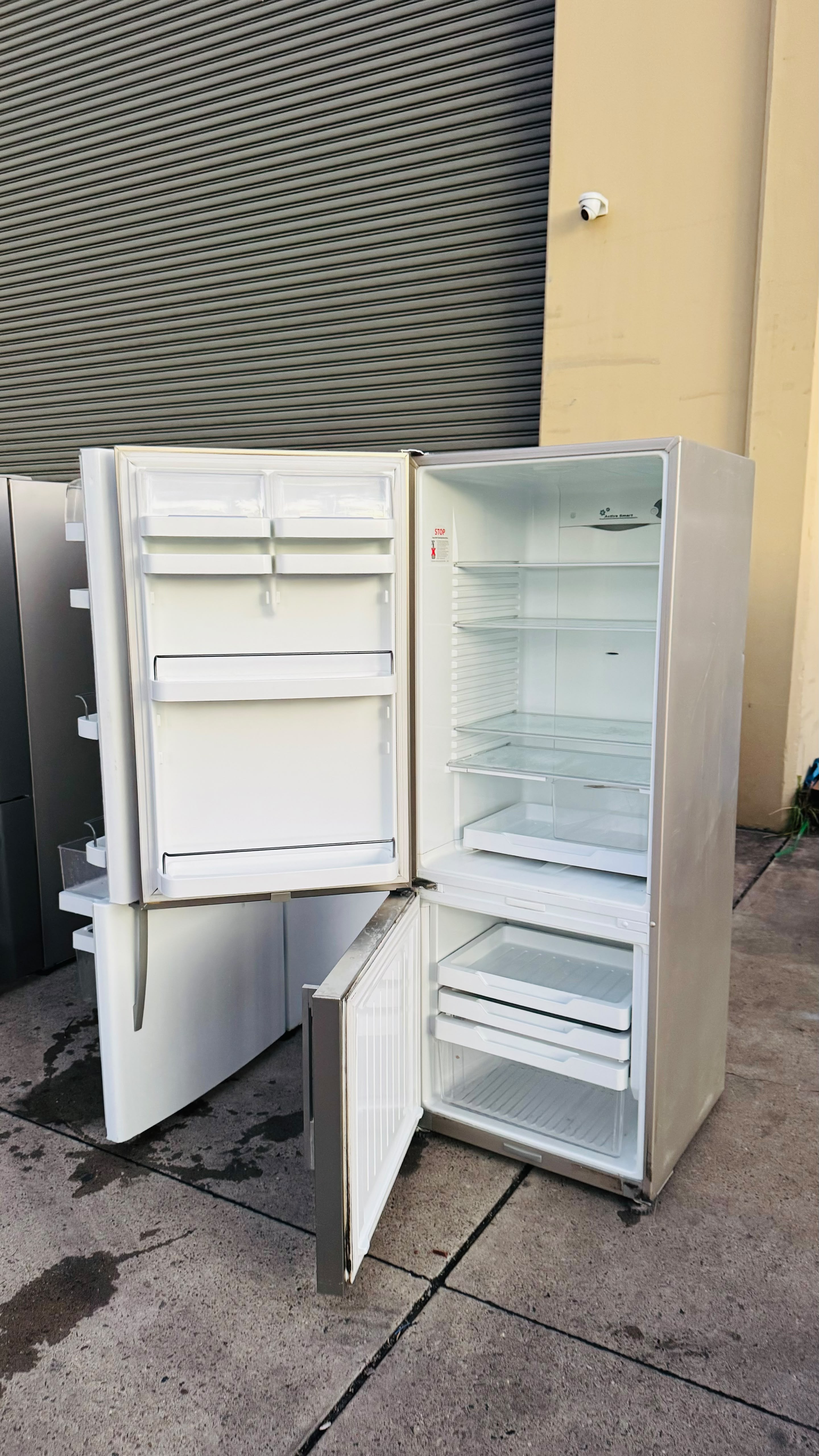 FISHER AND PAYKEL 403 LITRES FRIDGE FREEZER