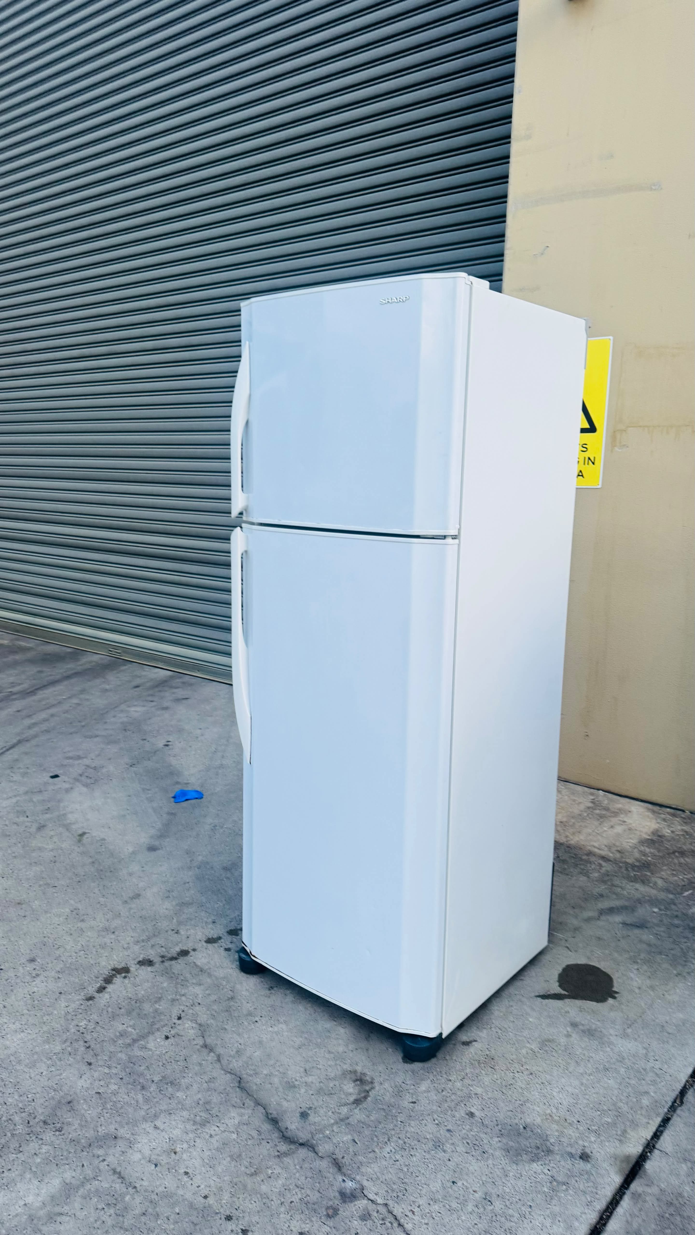 SHARP 431 LITRES FRIDGE FREEZER