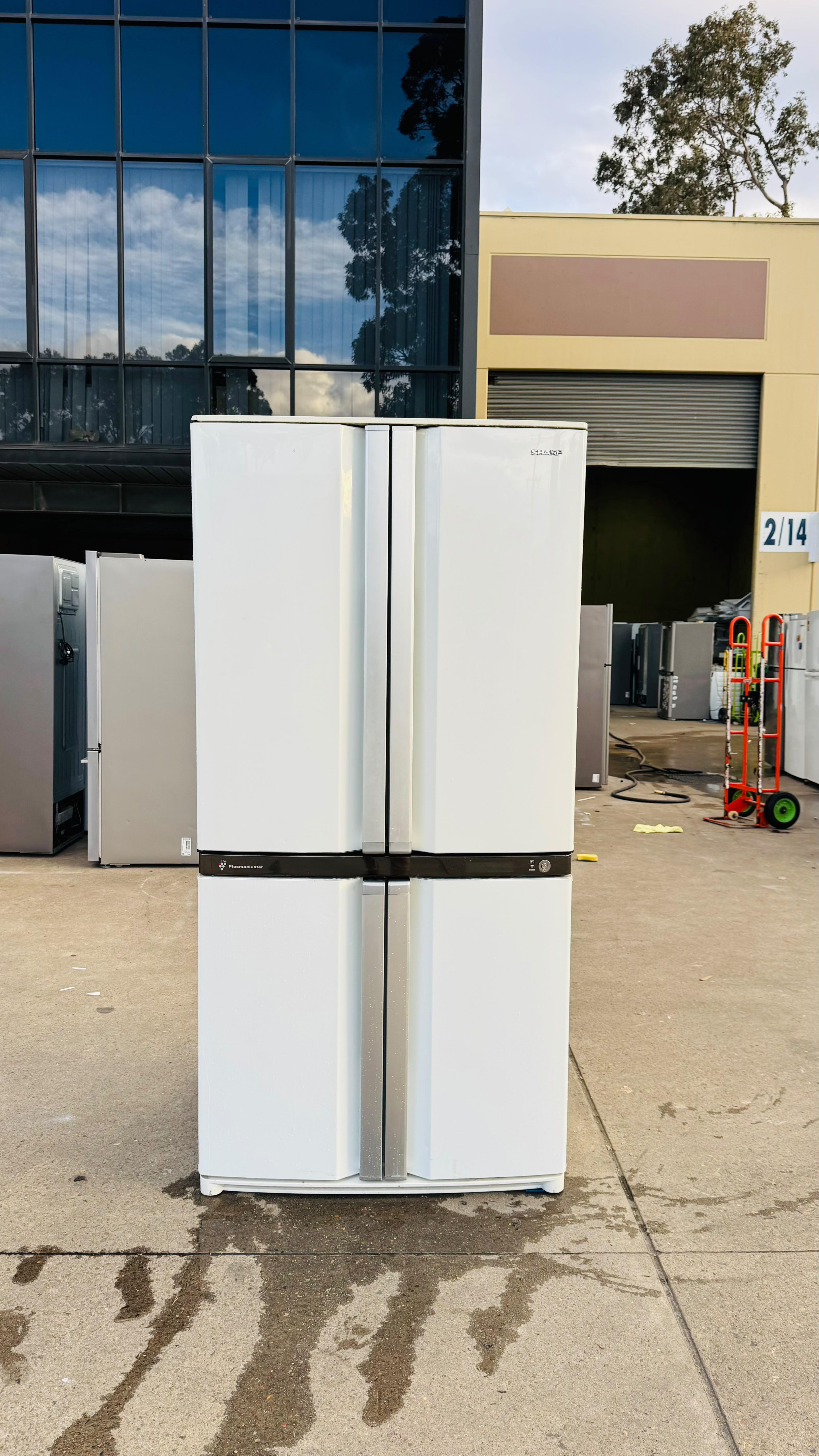 SHARP QUAD FRENCH DOOR 653 LITRES FRIDGE FREEZER