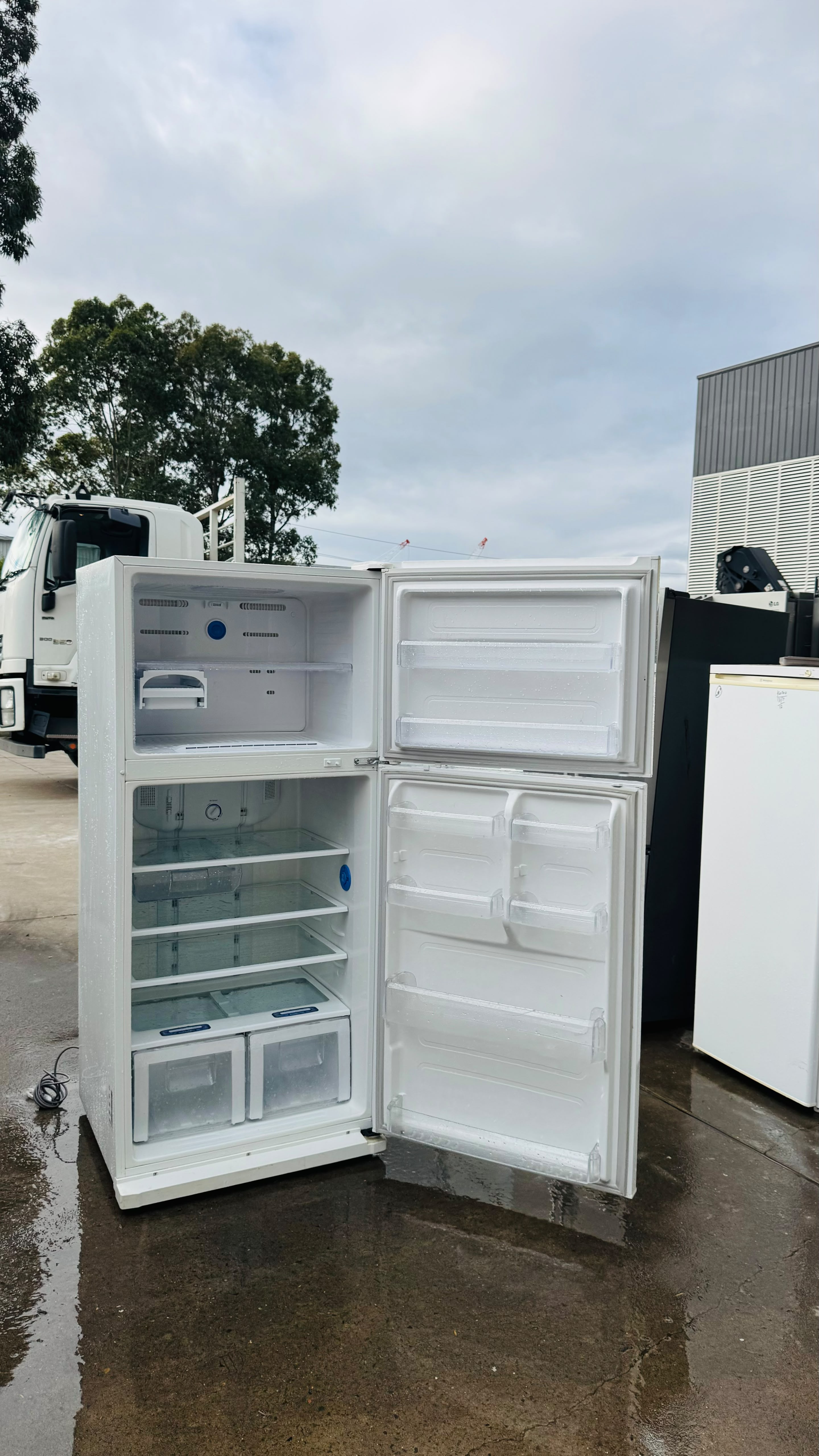 SAMSUNG 512 LITRES FRIDGE FREEZER