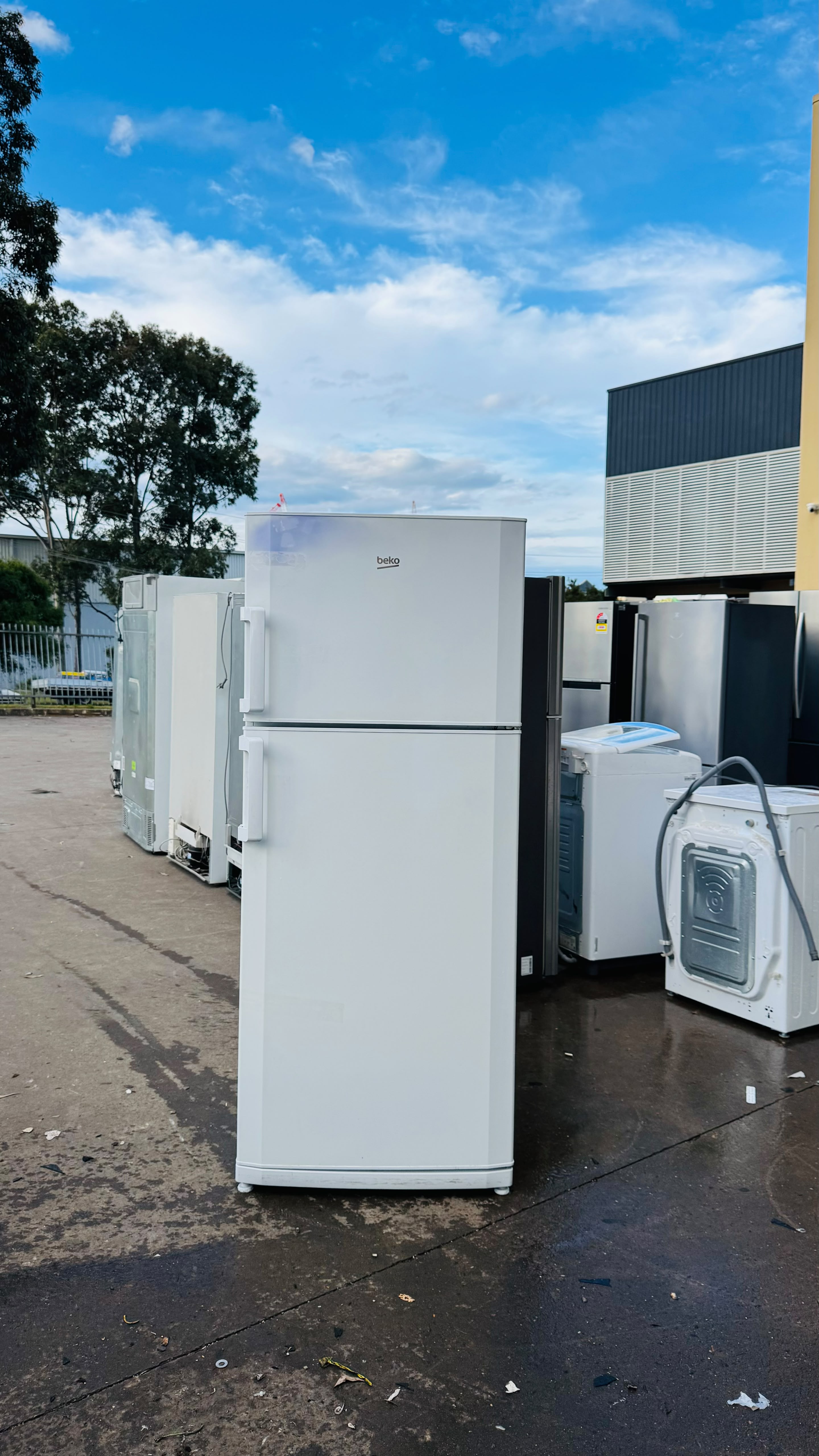 BEKO 415 LITRES FRIDGE FREEZER