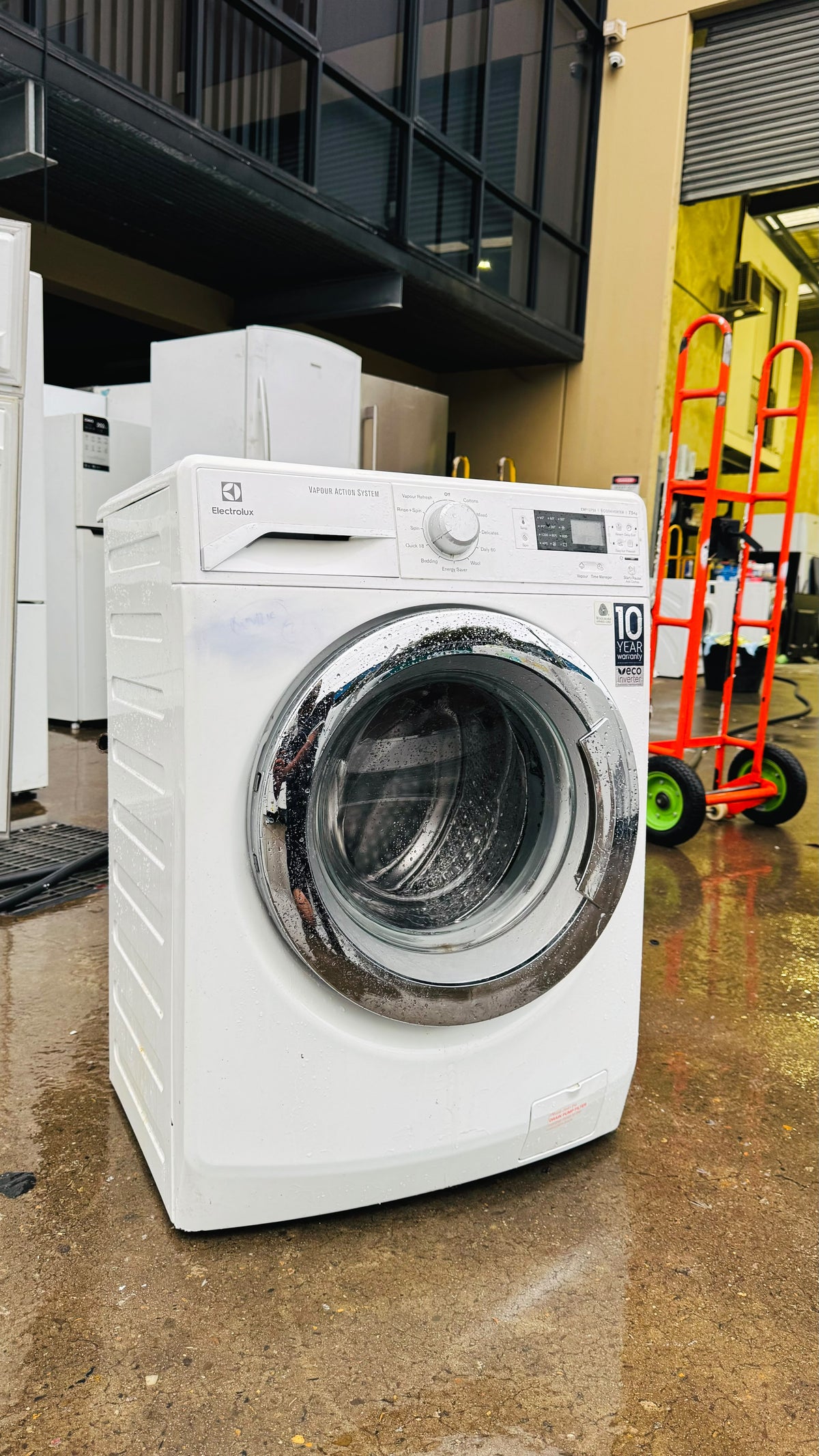 ELECTROLUX 7.5KGS FRONT LOADER WASHING MACHINE