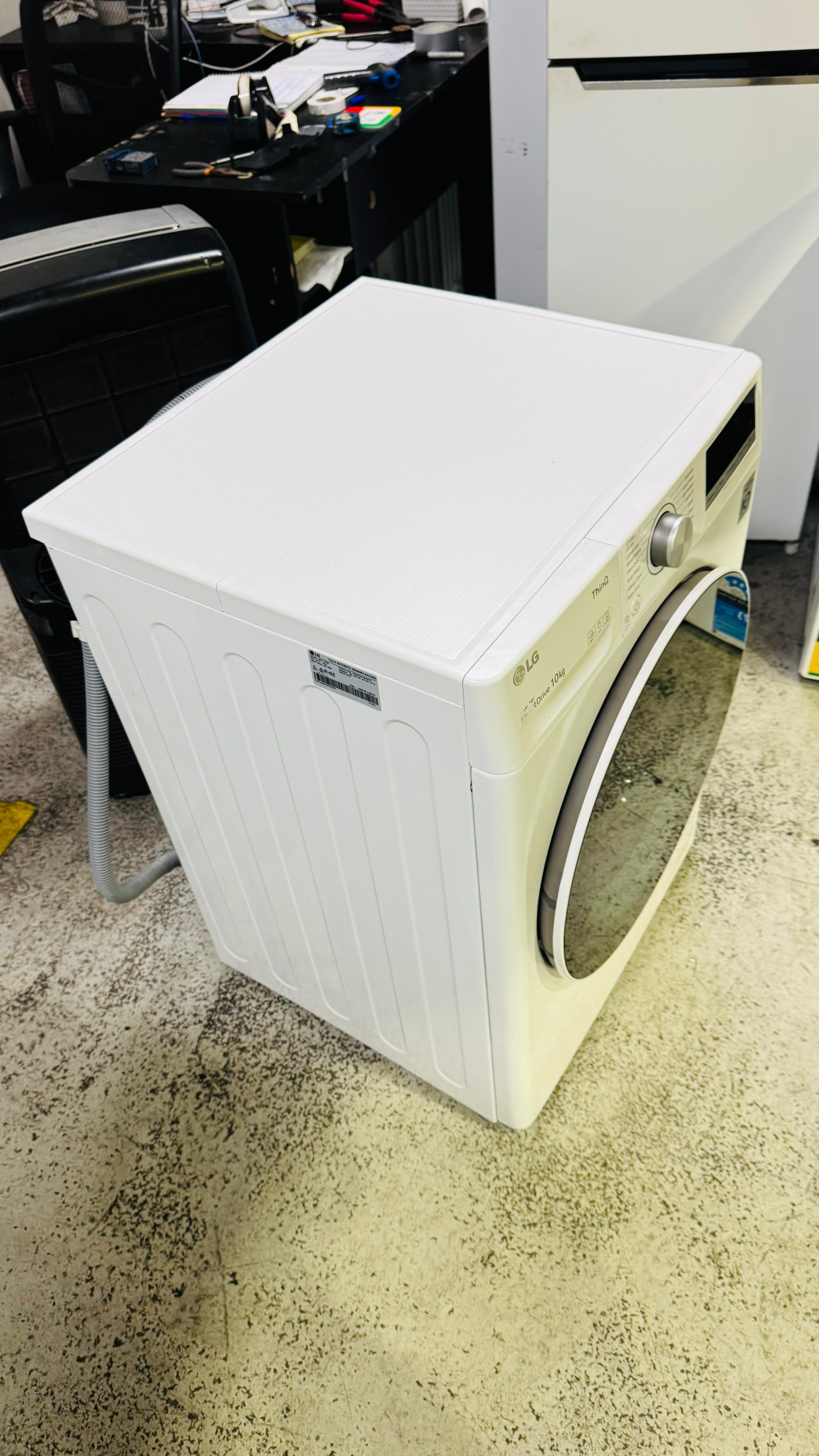 LG 10KGS FRONT LOADER WASHING MACHINE