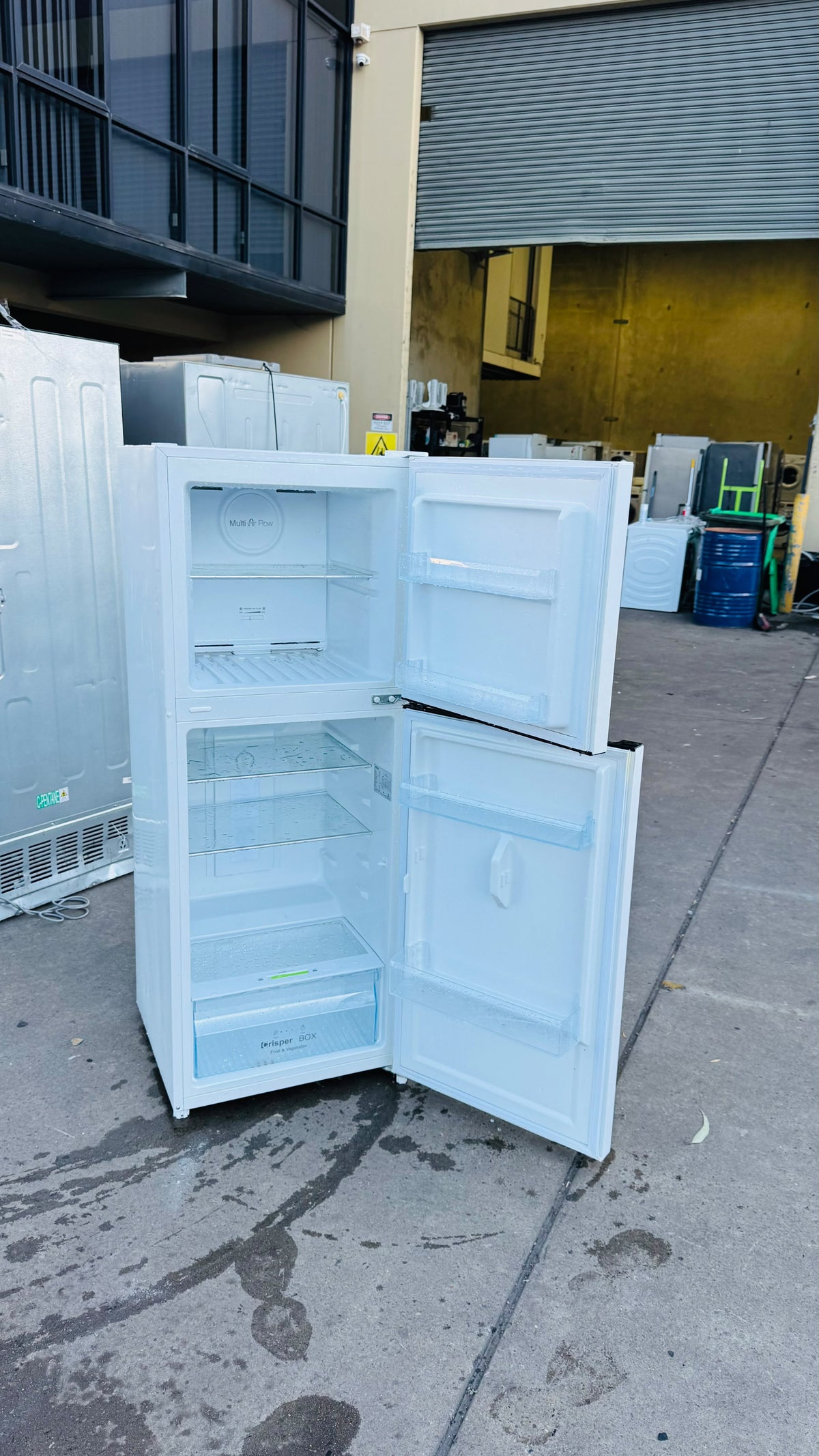 CHIQ 216 LITRES FRIDGE FREEZER