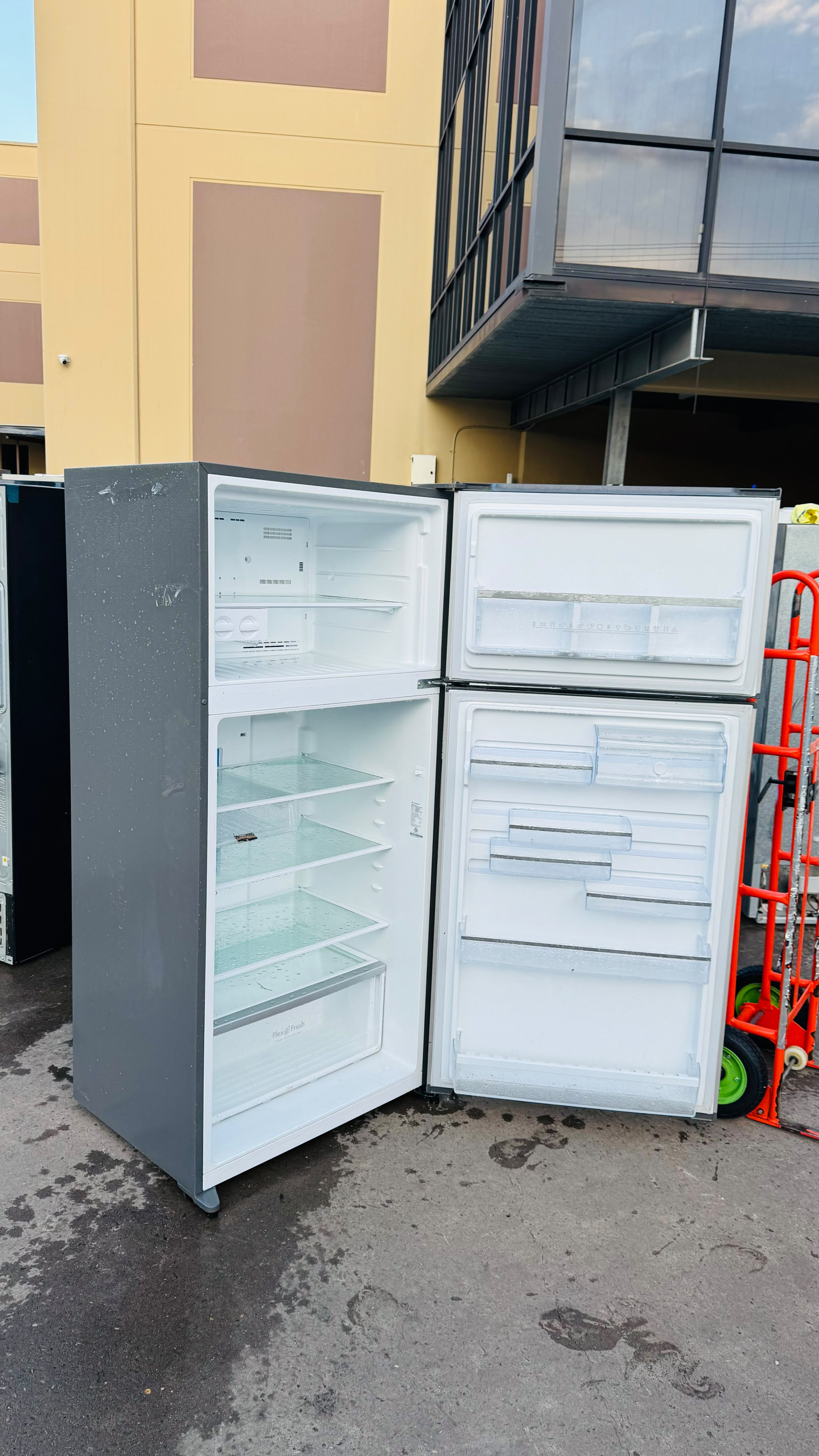 WESTINGHOUSE 537 LITRES FRIDGE FREEZER
