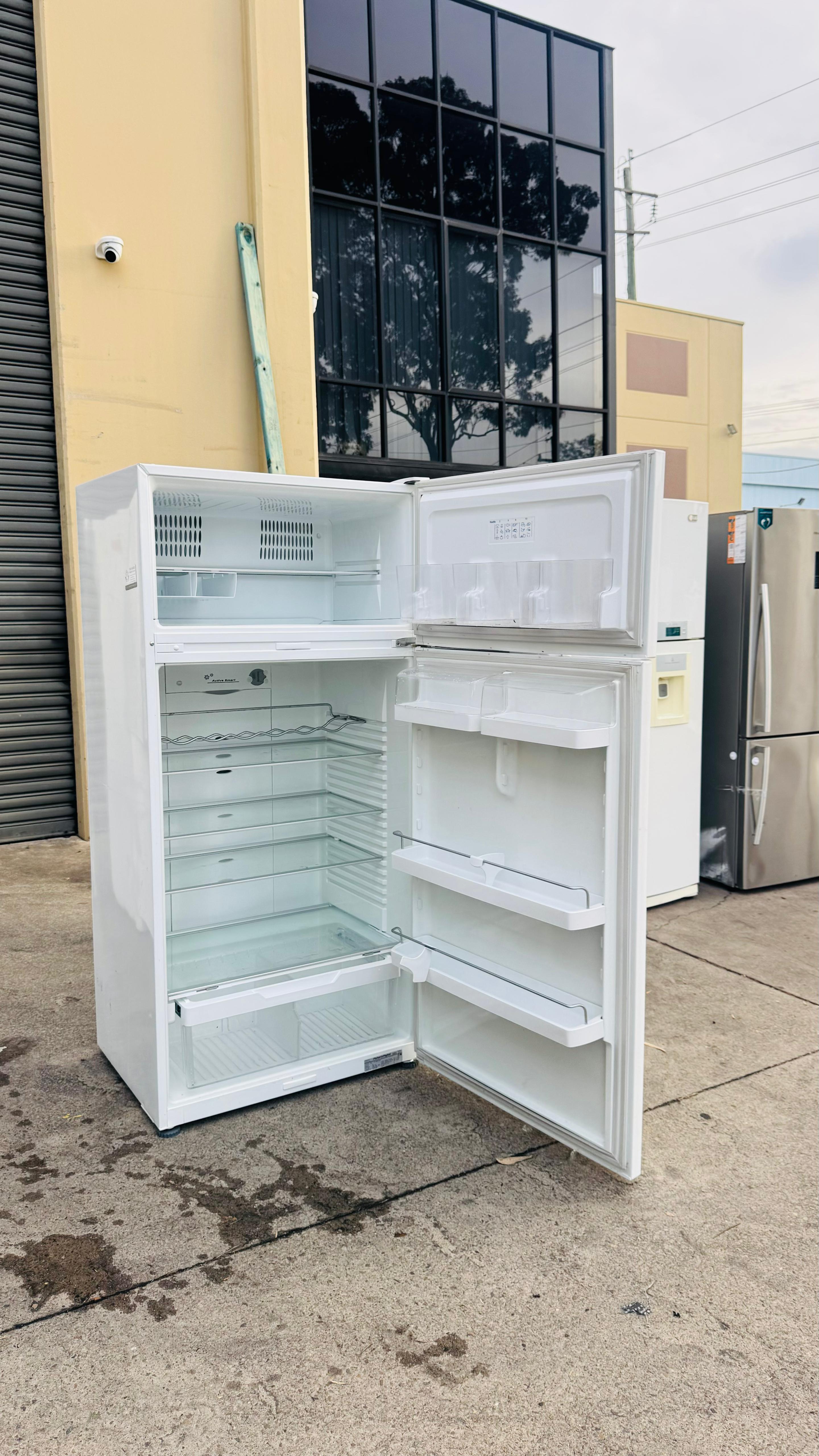 FISHER AND PAYKEL 517 LITRES FRIDGE FREEZER