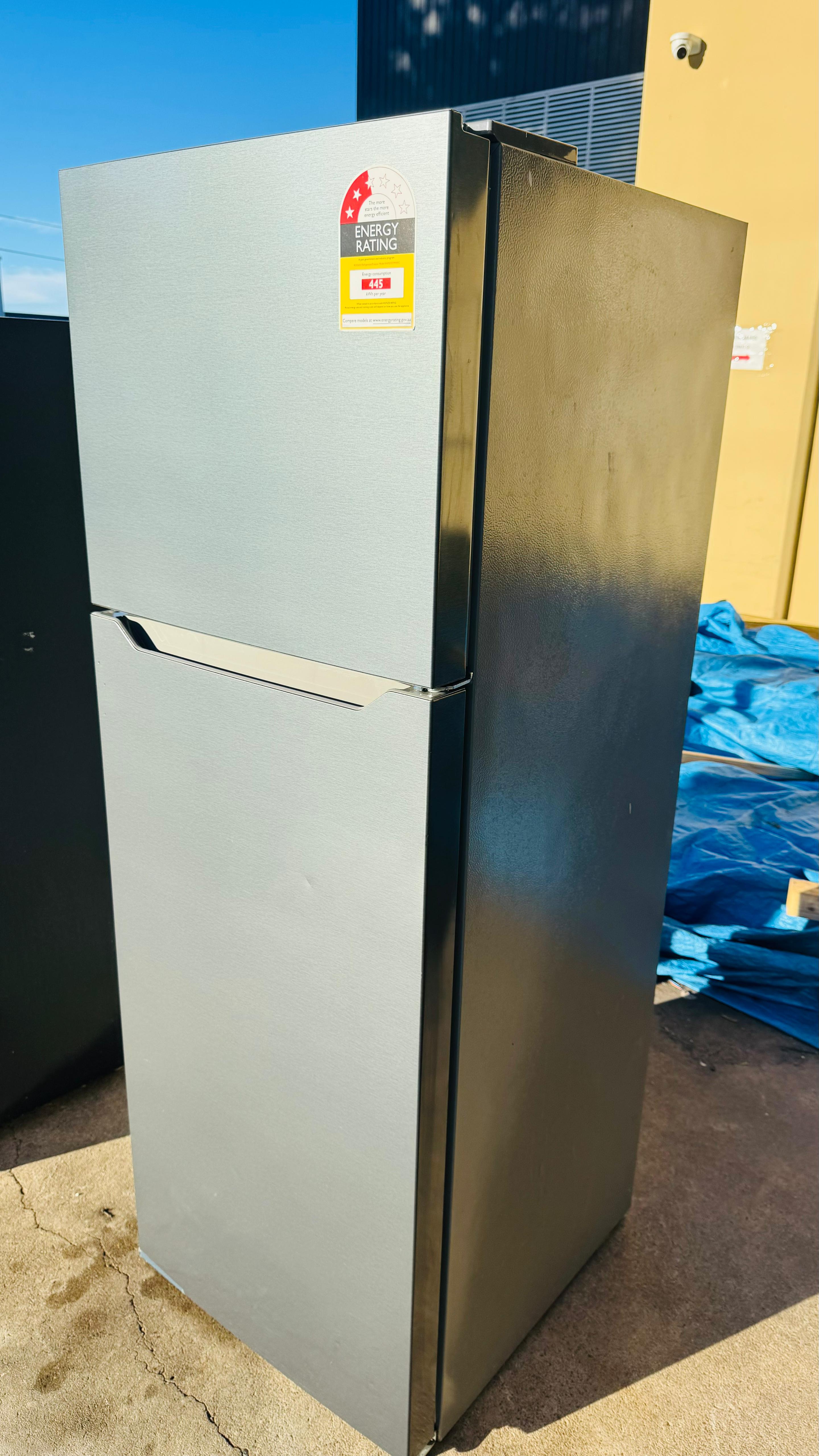 KOGAN 372 LITRES FRIDGE FREEZER
