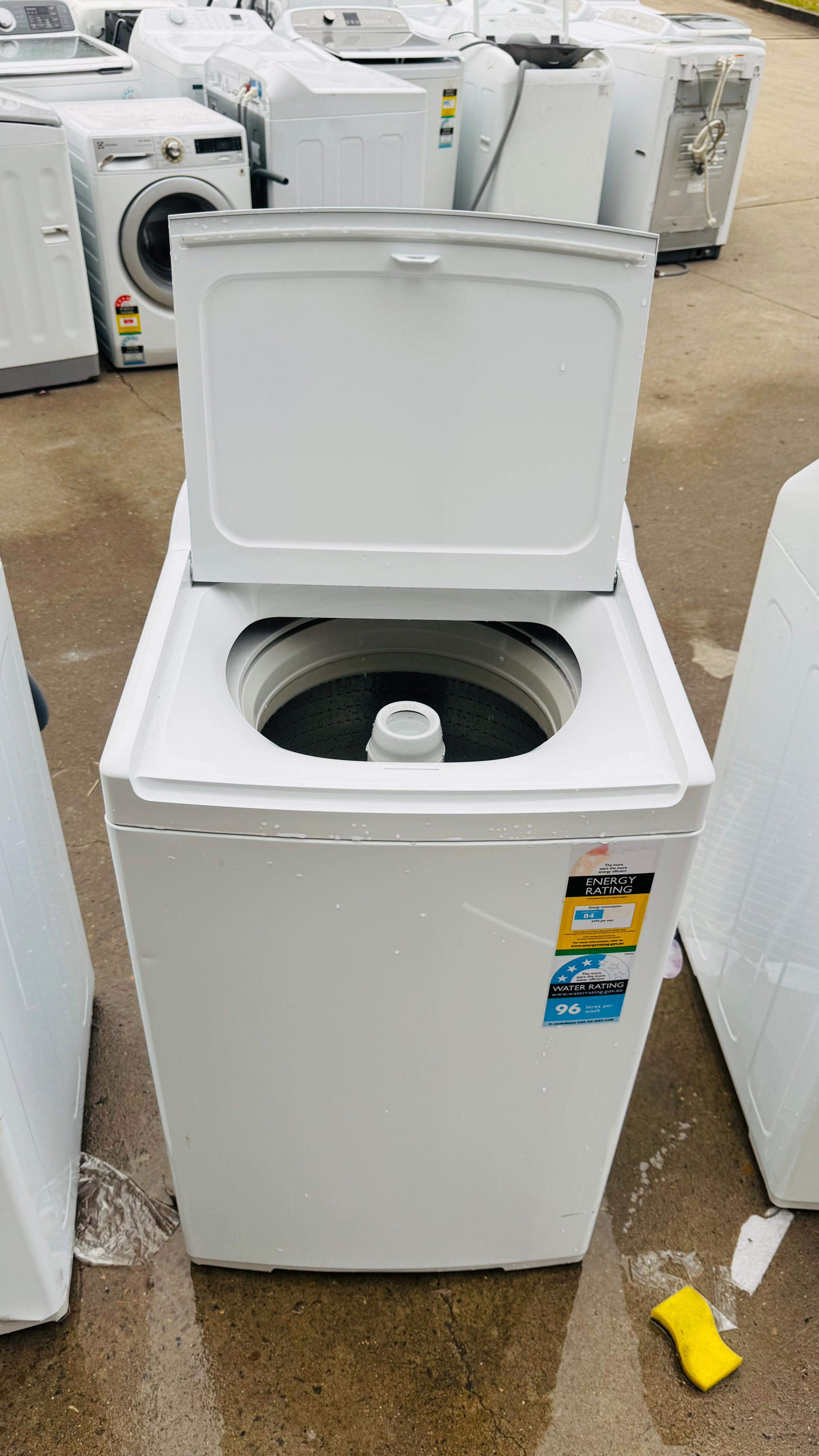 FISHER AND PAYKEL 8.5KGS TOP LOADER WASHING MACHINE