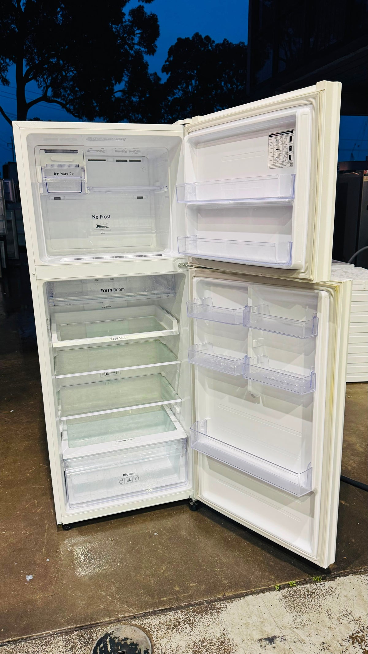 SAMSUNG 469 LITRES FRIDGE FREEZER