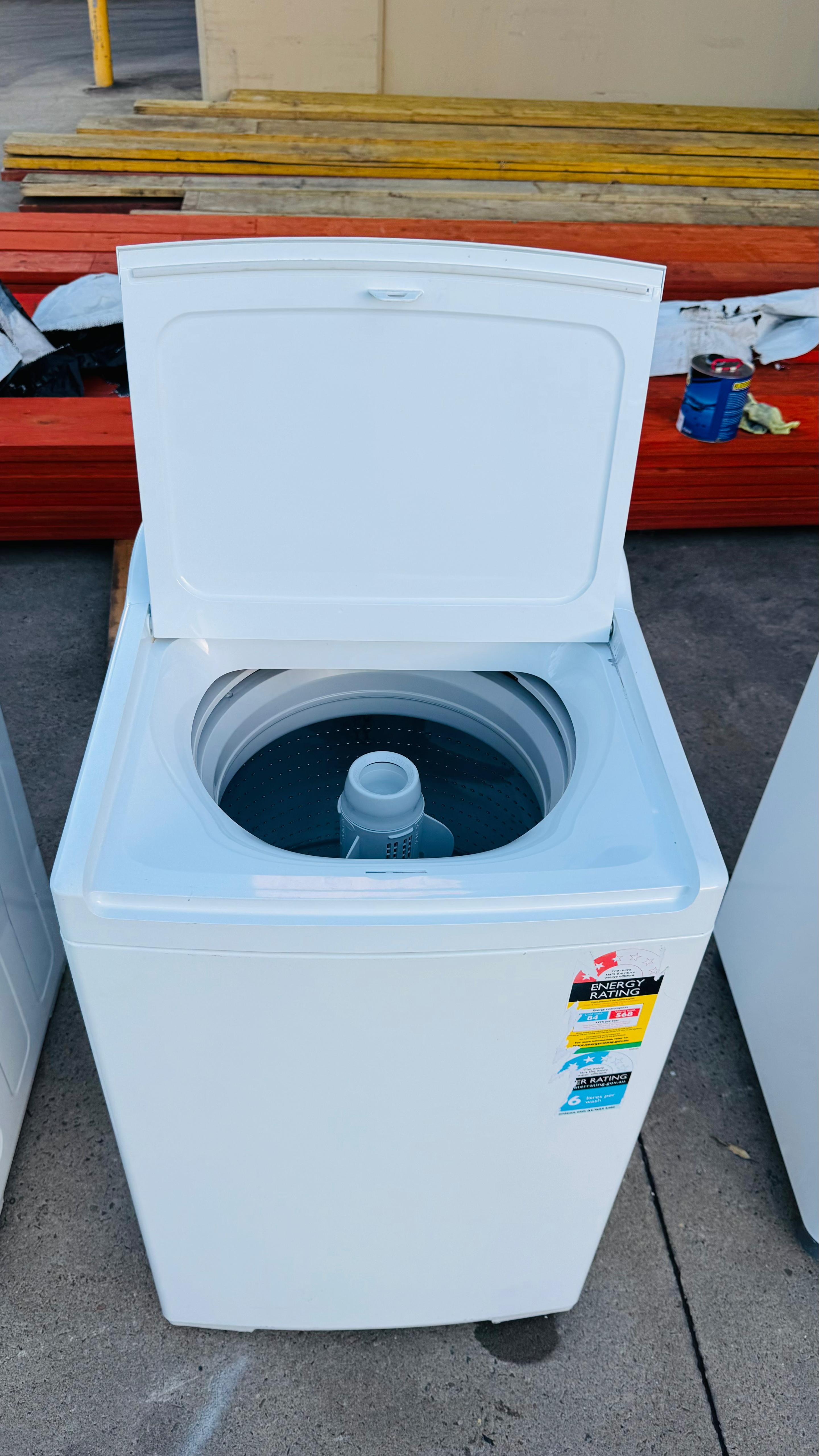 FISHER AND PAYKEL 8.5KGS TOP LOADER WASHING MACHINE