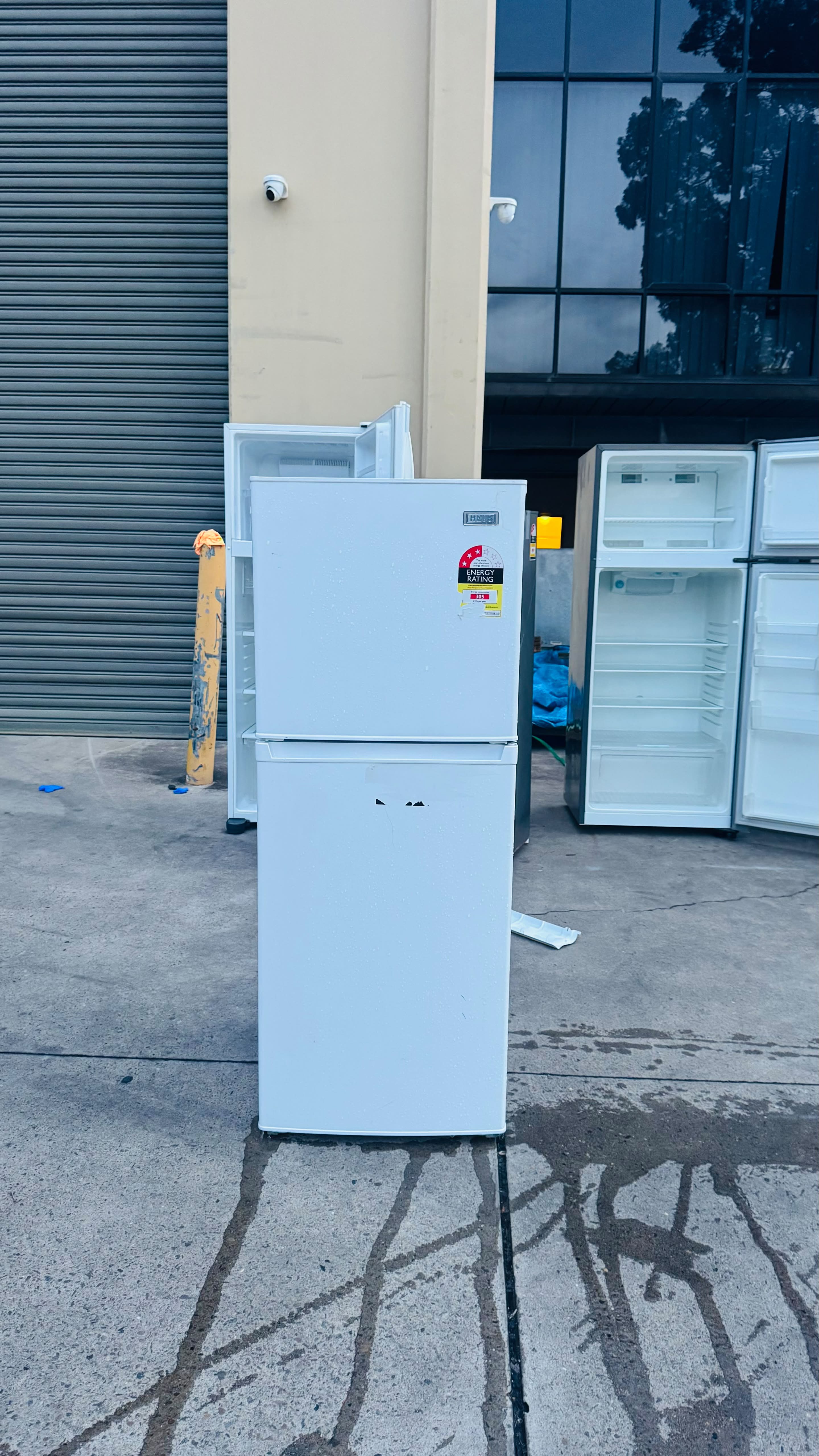 HEQS 222 LITRES FRIDGE FREEZER