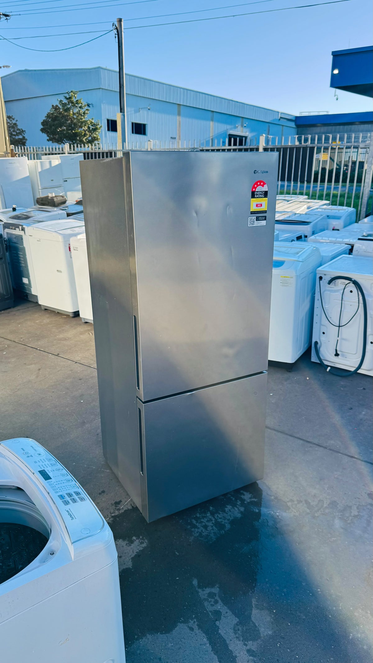 WESTINGHOUSE 453 LITRES FRIDGE FREEZER