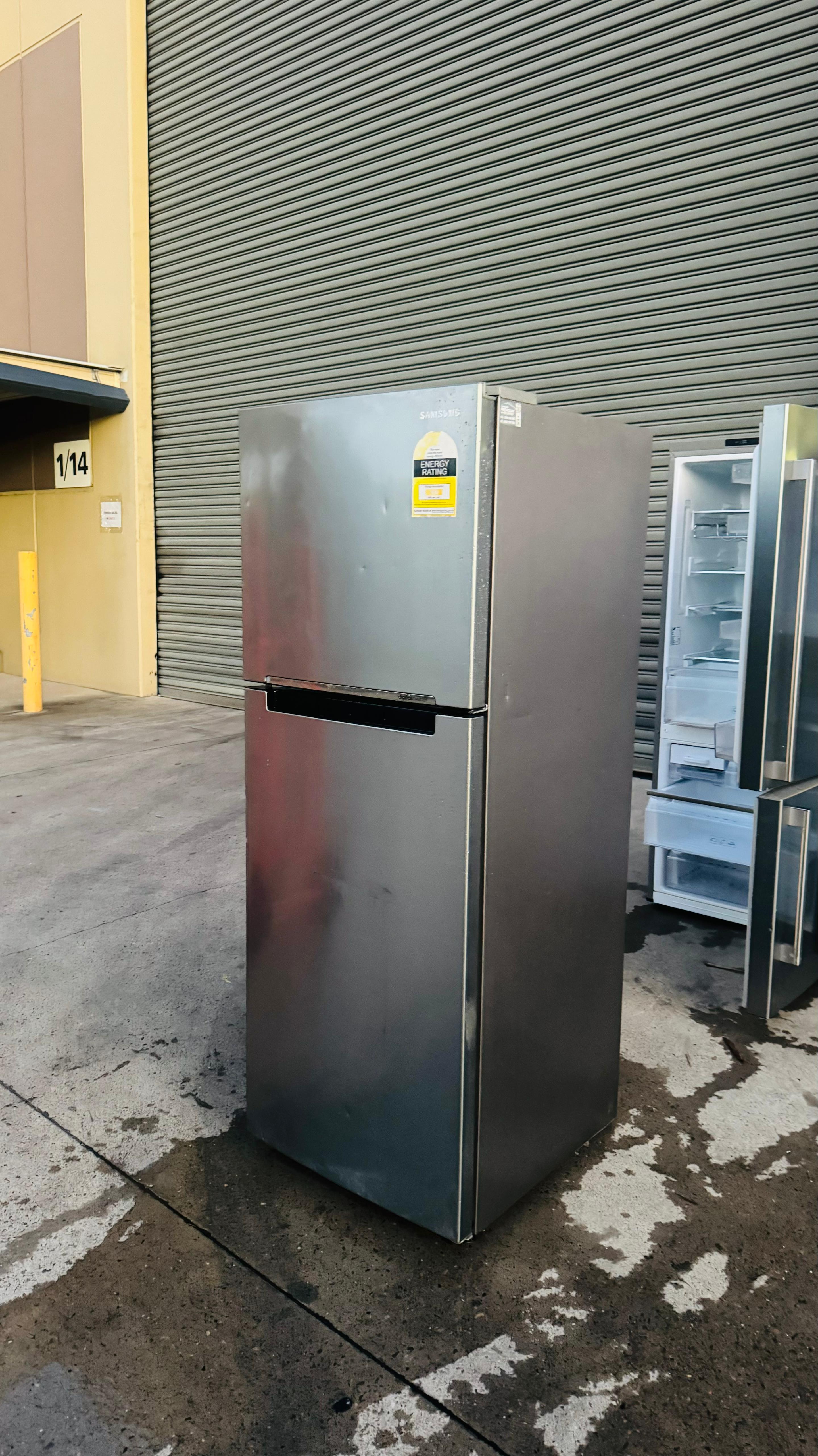 SAMSUNG 320 LITRES FRIDGE FREEZER