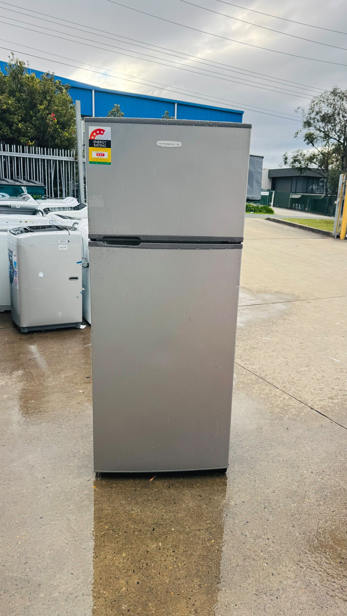 KELVINATOR 390 LITRES FRIDGE FREEZER