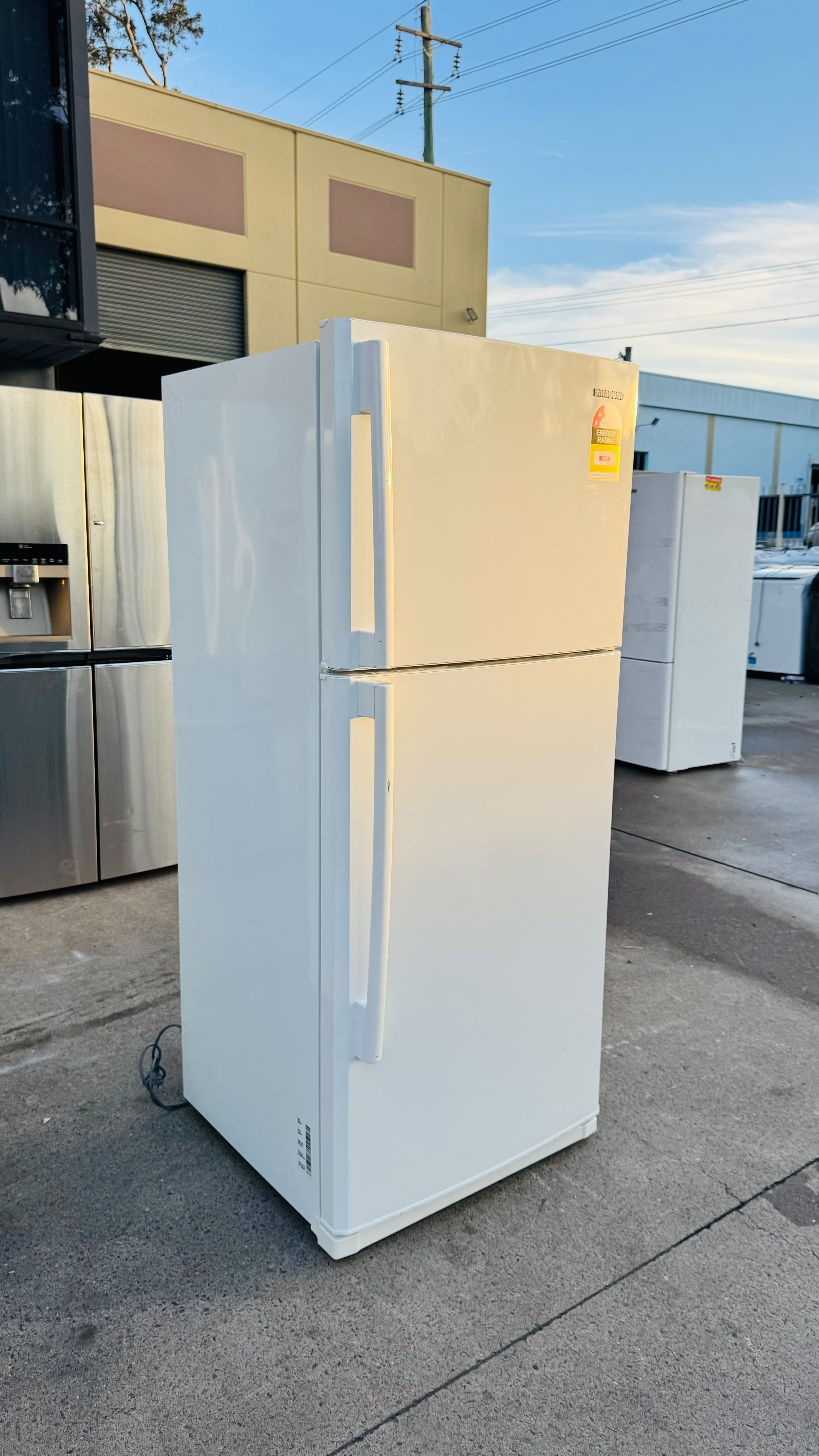SAMSUNG 341 LITRES FRIDGE FREEZER