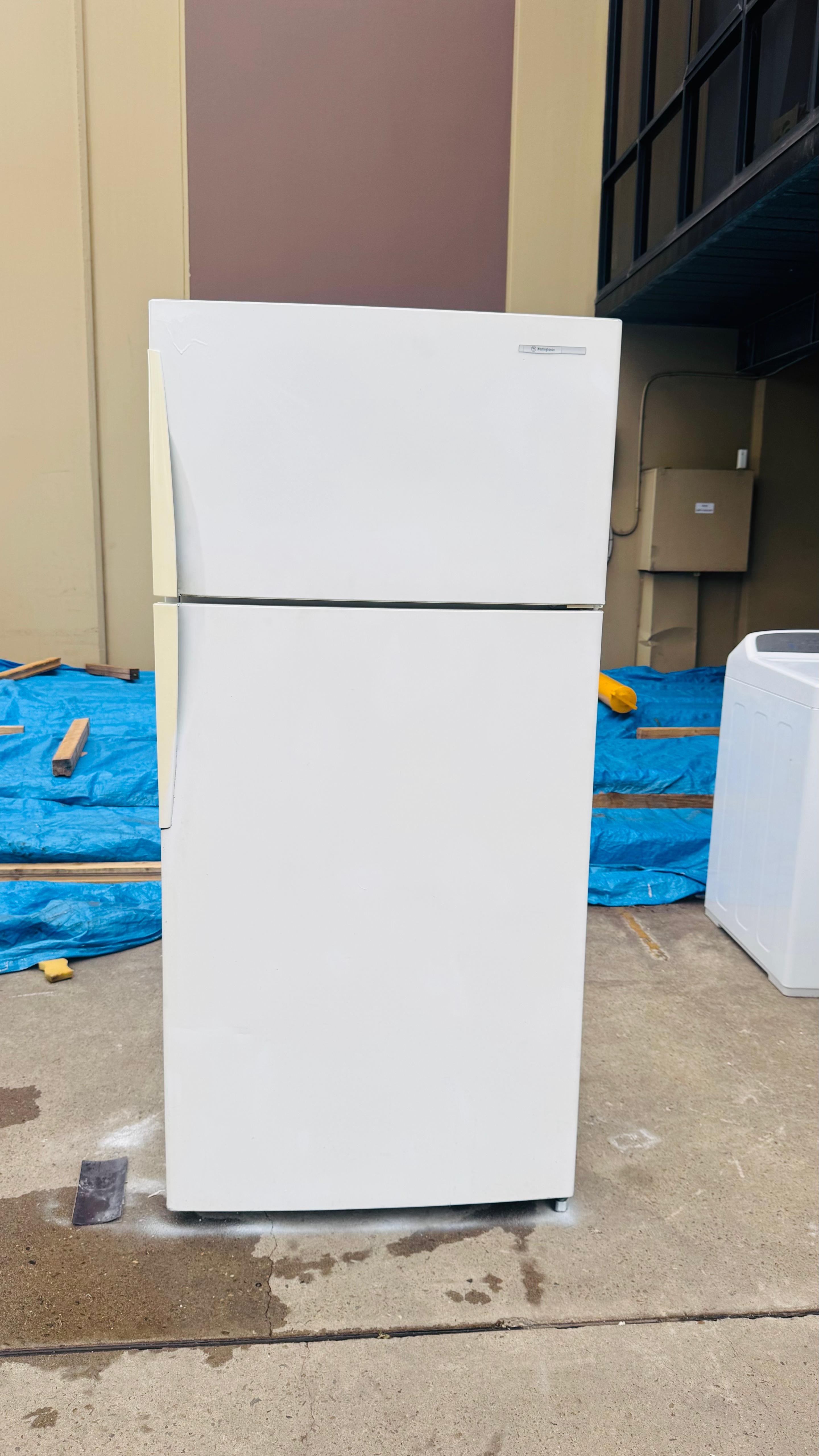 WESTINGHOUSE 517 LITRES FRIDGE FREEZER