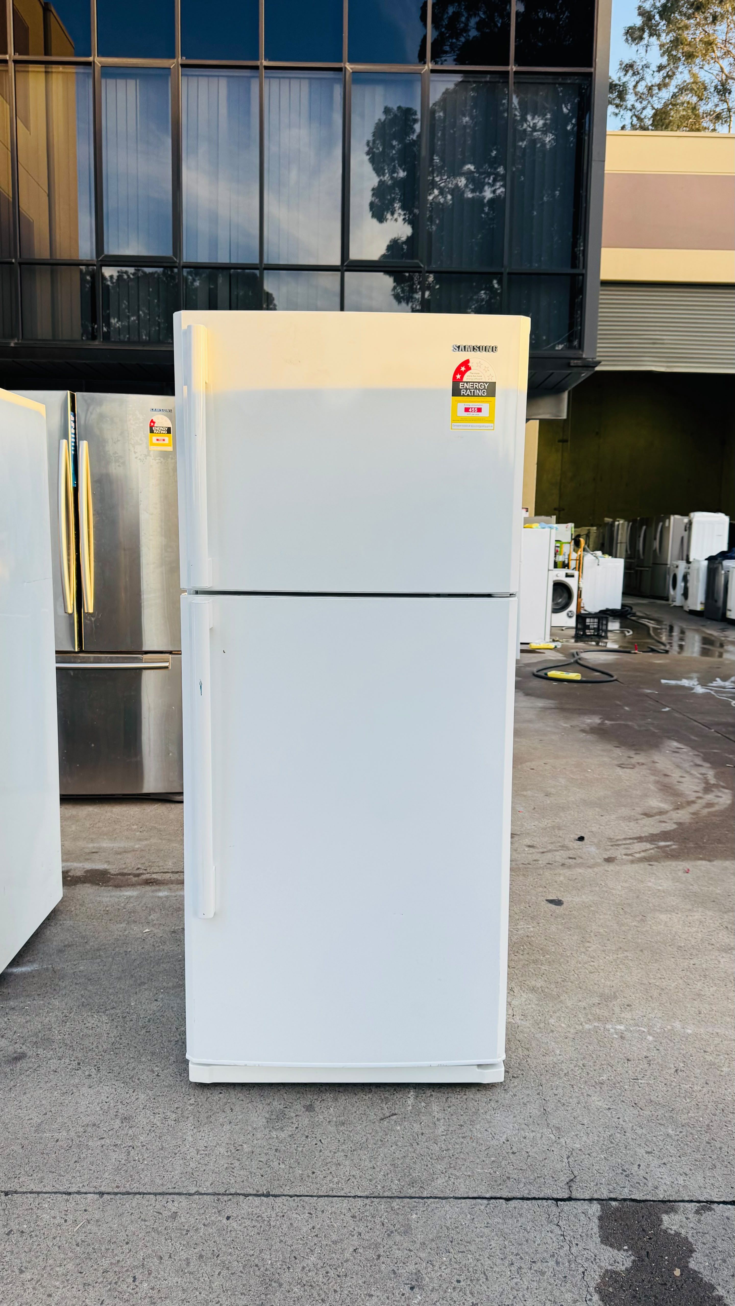 SAMSUNG 341 LITRES FRIDGE FREEZER