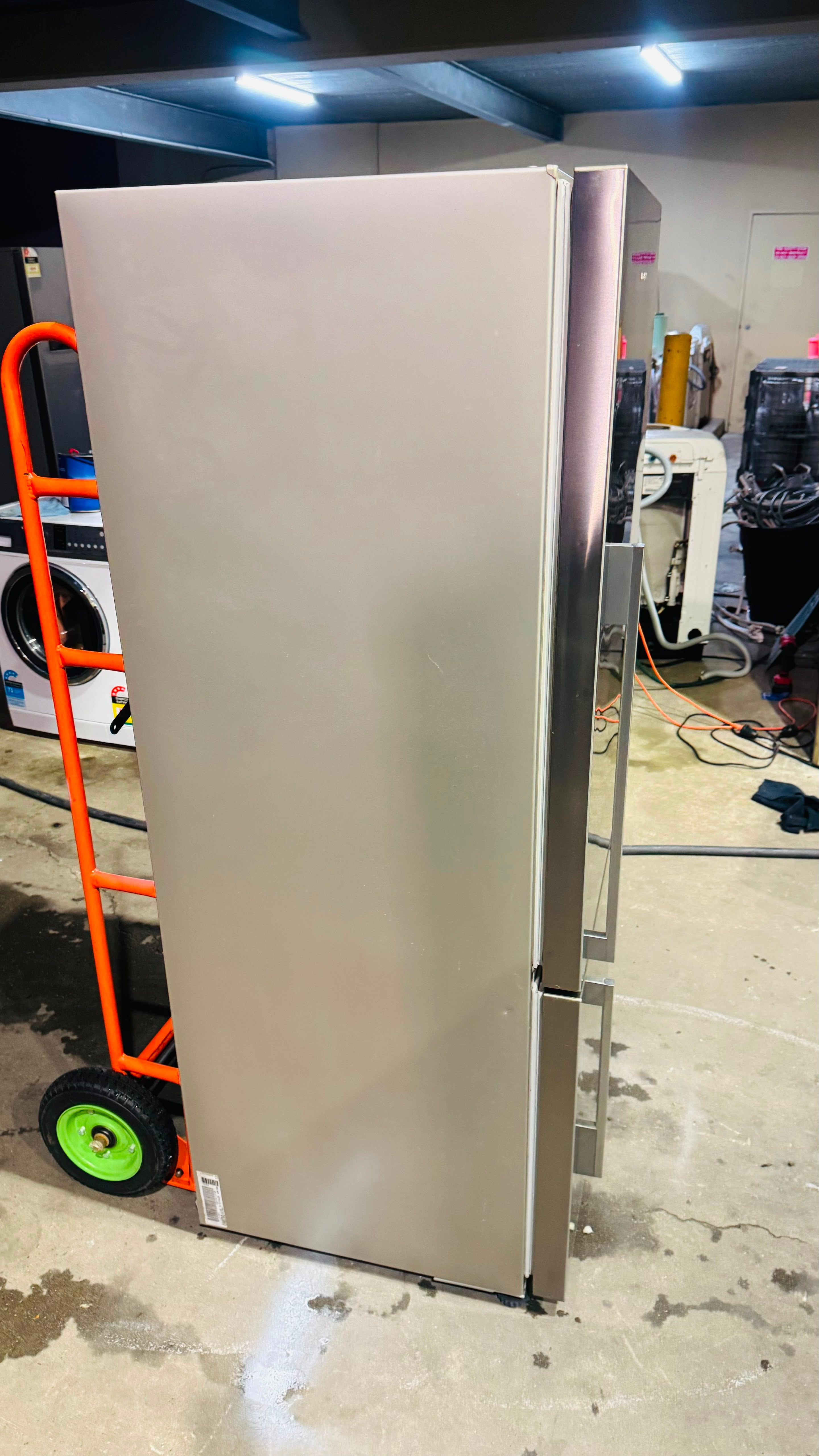 FISHER AND PAYKEL 403 LITRES FRIDGE FREEZER