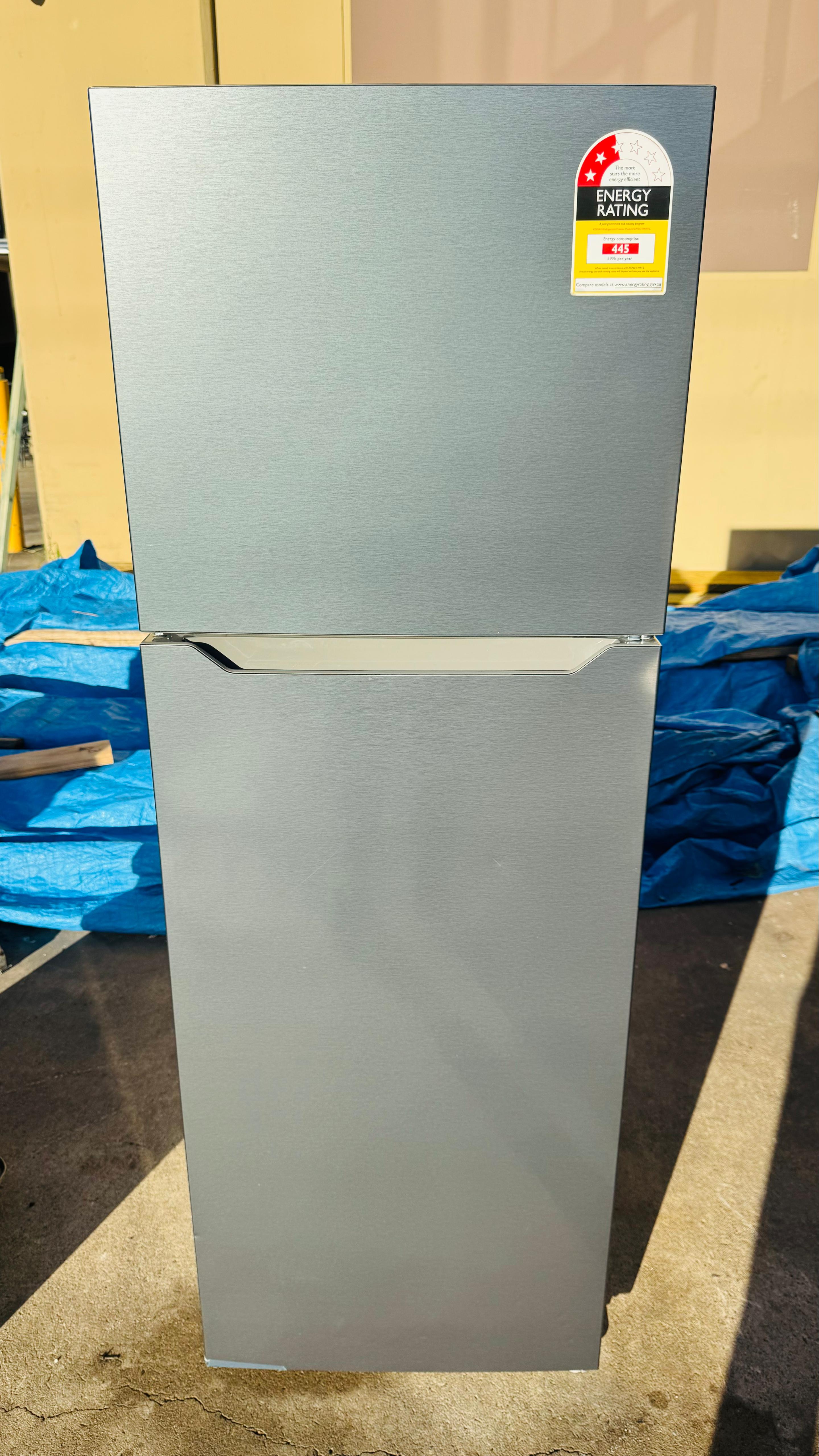 KOGAN 372 LITRES FRIDGE FREEZER