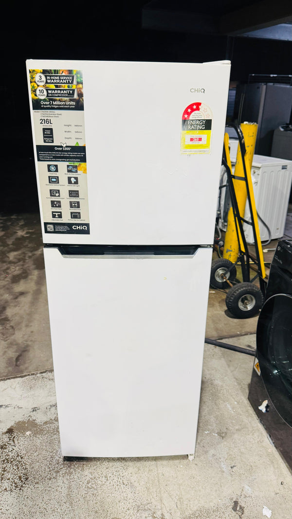 CHIQ 216 LITRES FRIDGE FREEZER