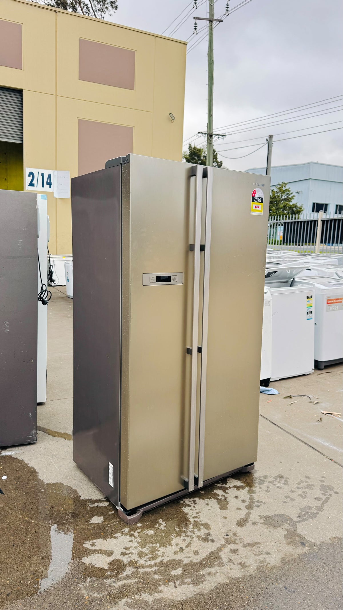 SAMSUNG 713 LITRES SIDE BY SIDE DOOR FRIDGE FREEZER