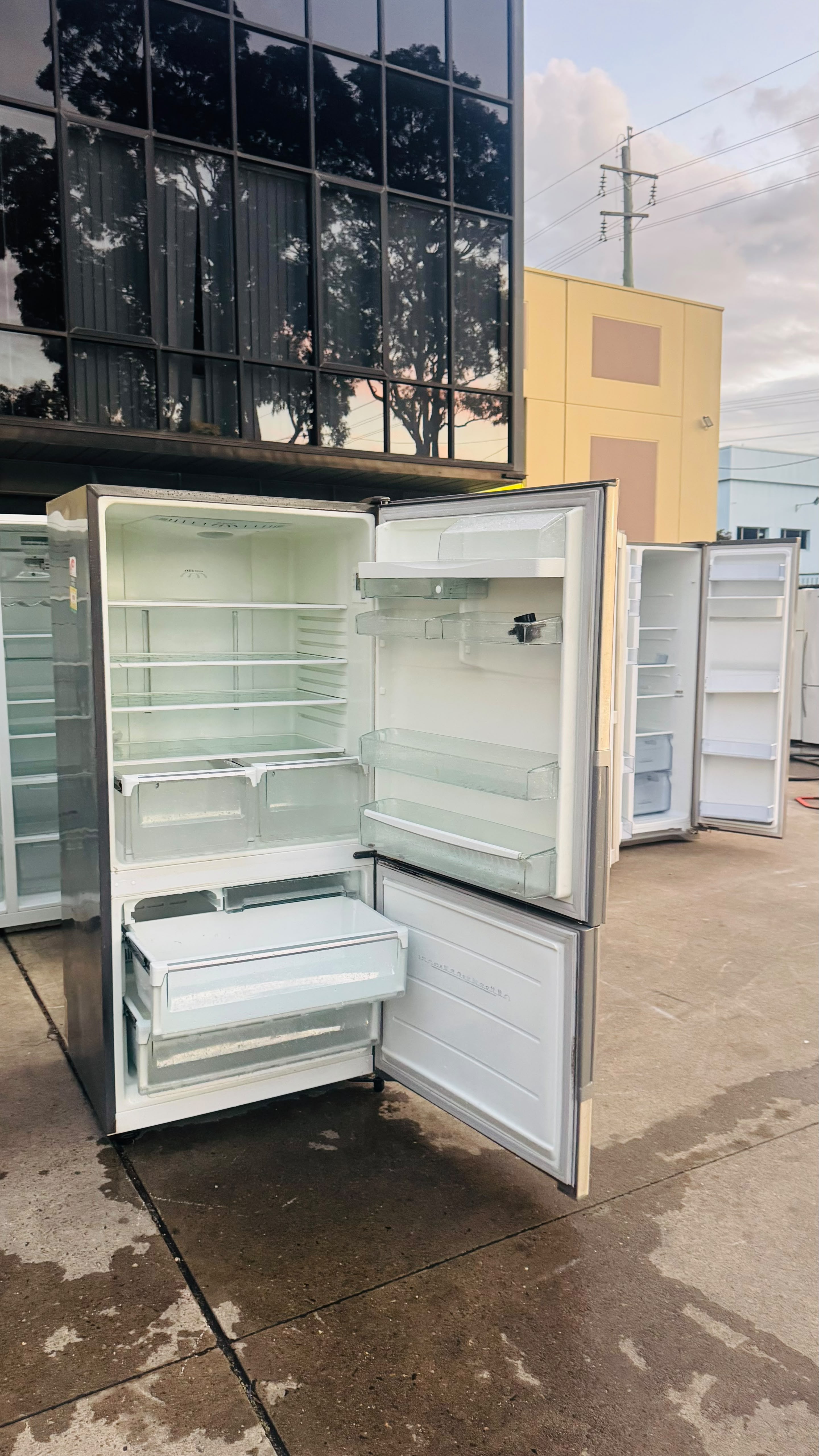 WESTINGHOUSE 510 LITRES FRIDGE FREEZER
