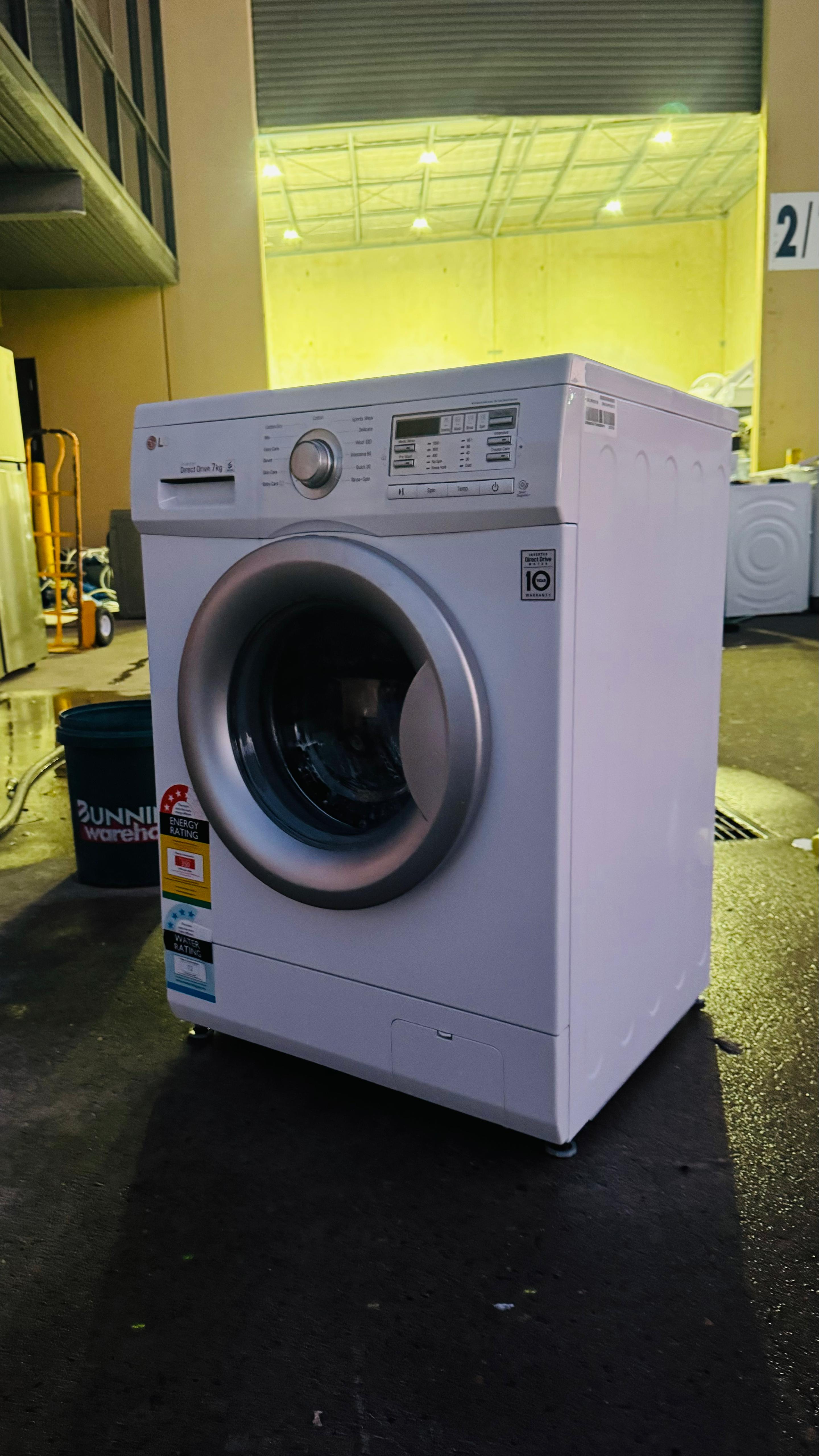LG 7KGS FRONT LOADER WASHING MACHINE