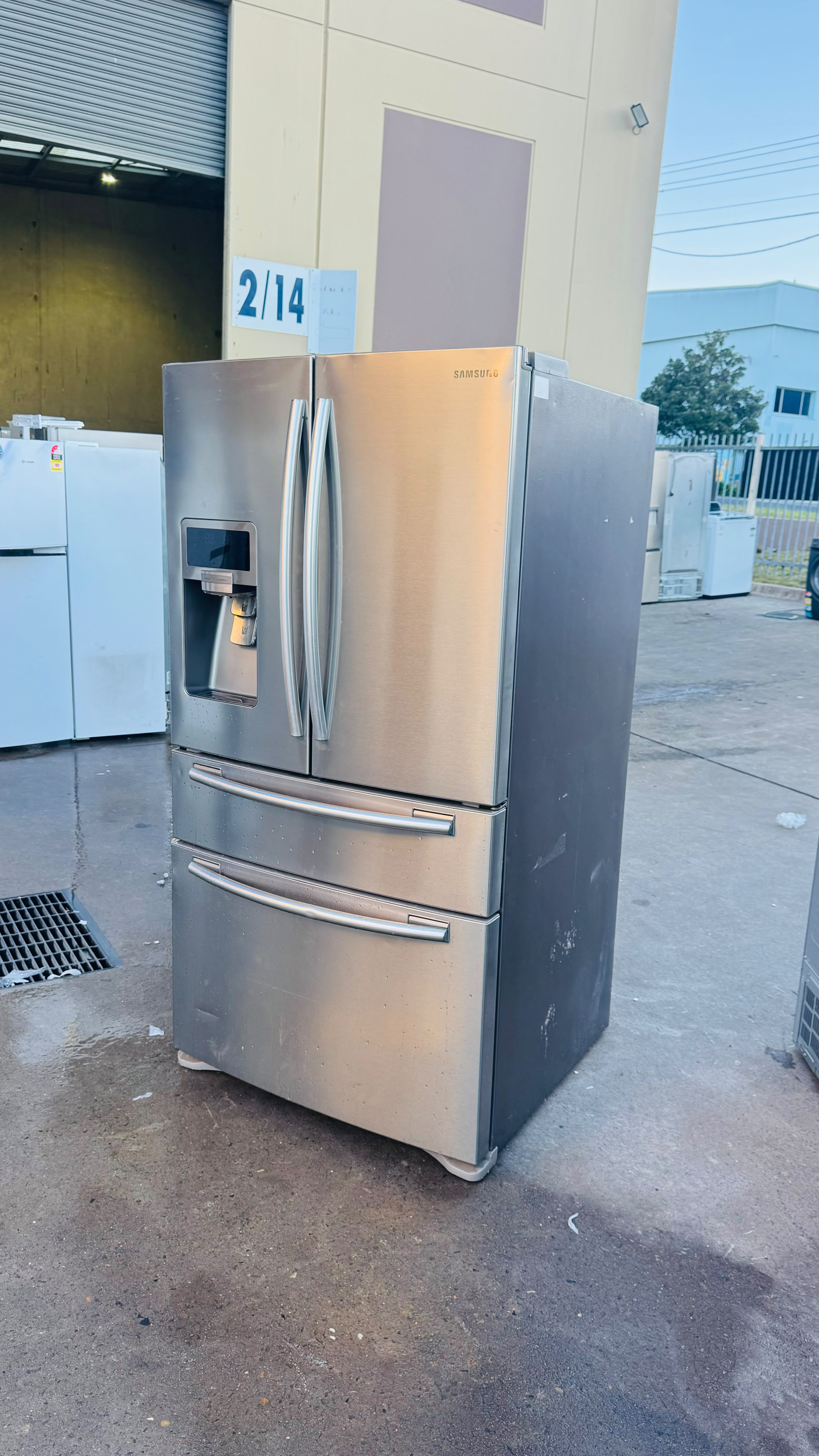 SAMSUNG FRENCH DOOR 668 FRIDGE FREEZER