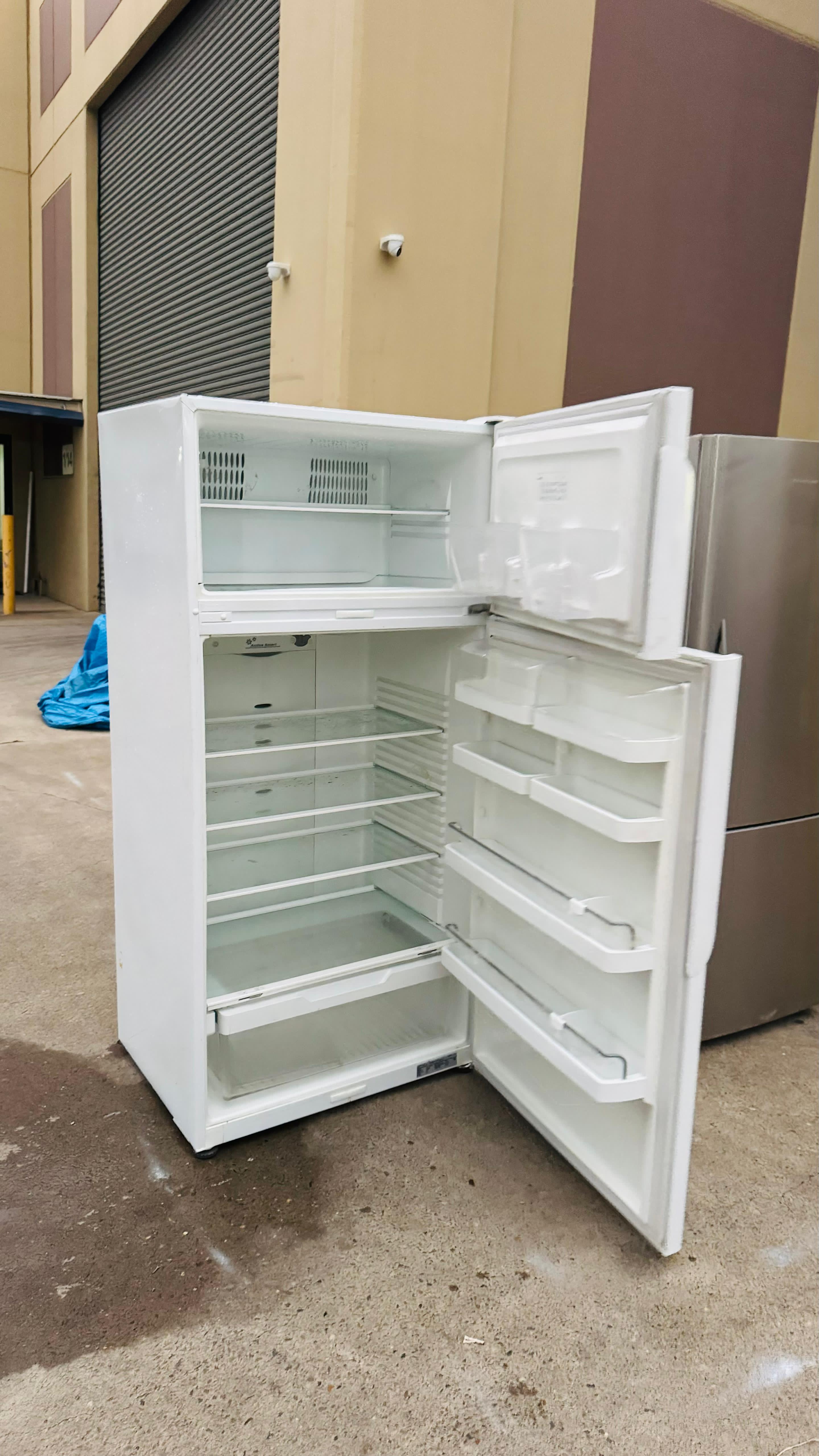 FISHER AND PAYKEL 519 LITRES FRIDGE FREEZER