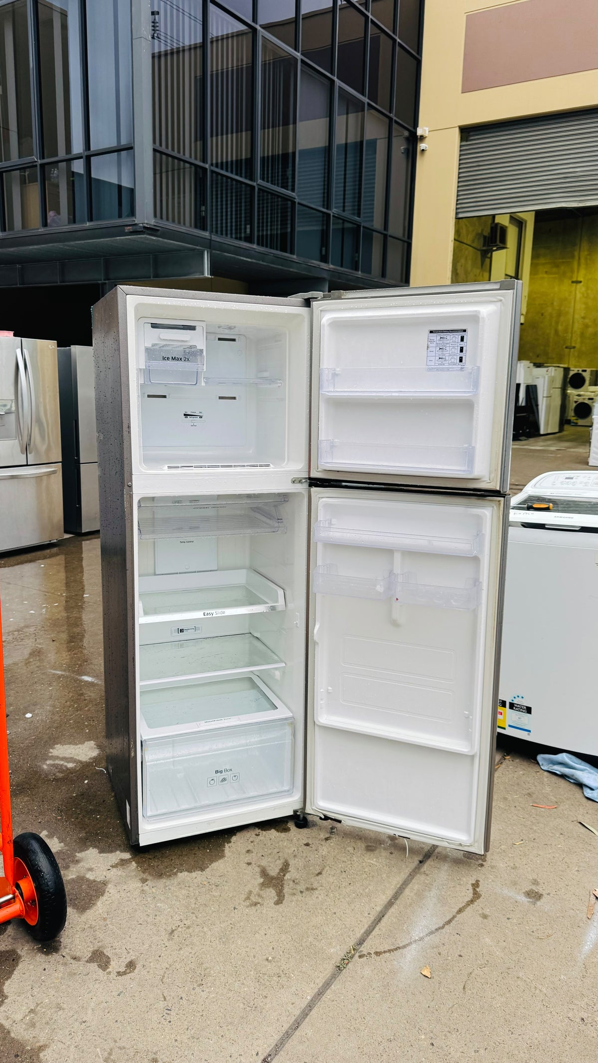 SAMSUNG 341 LITRES FRIDGE FREEZER
