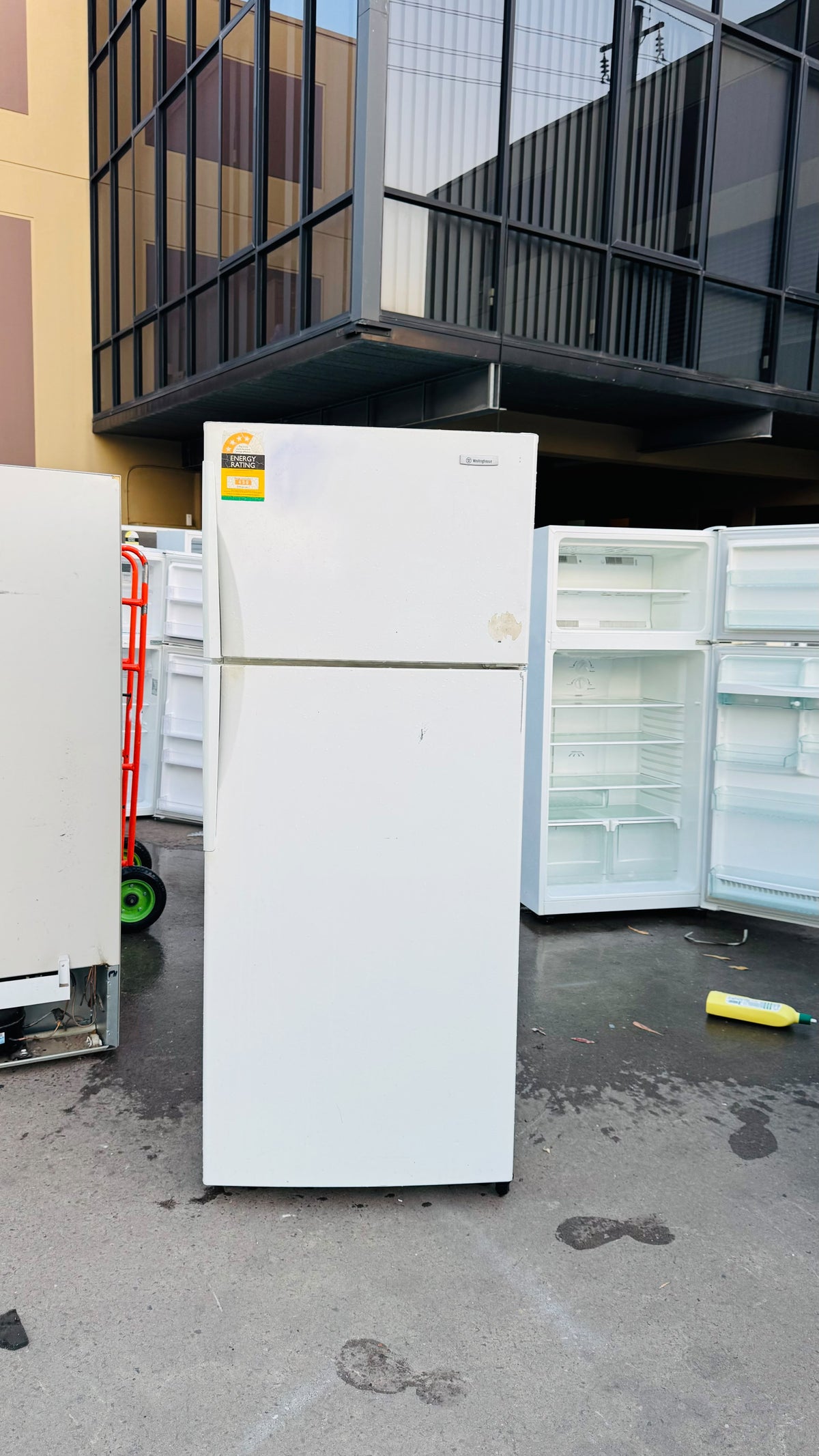 WESTINGHOUSE 390 LITRES FRIDGE FREEZER