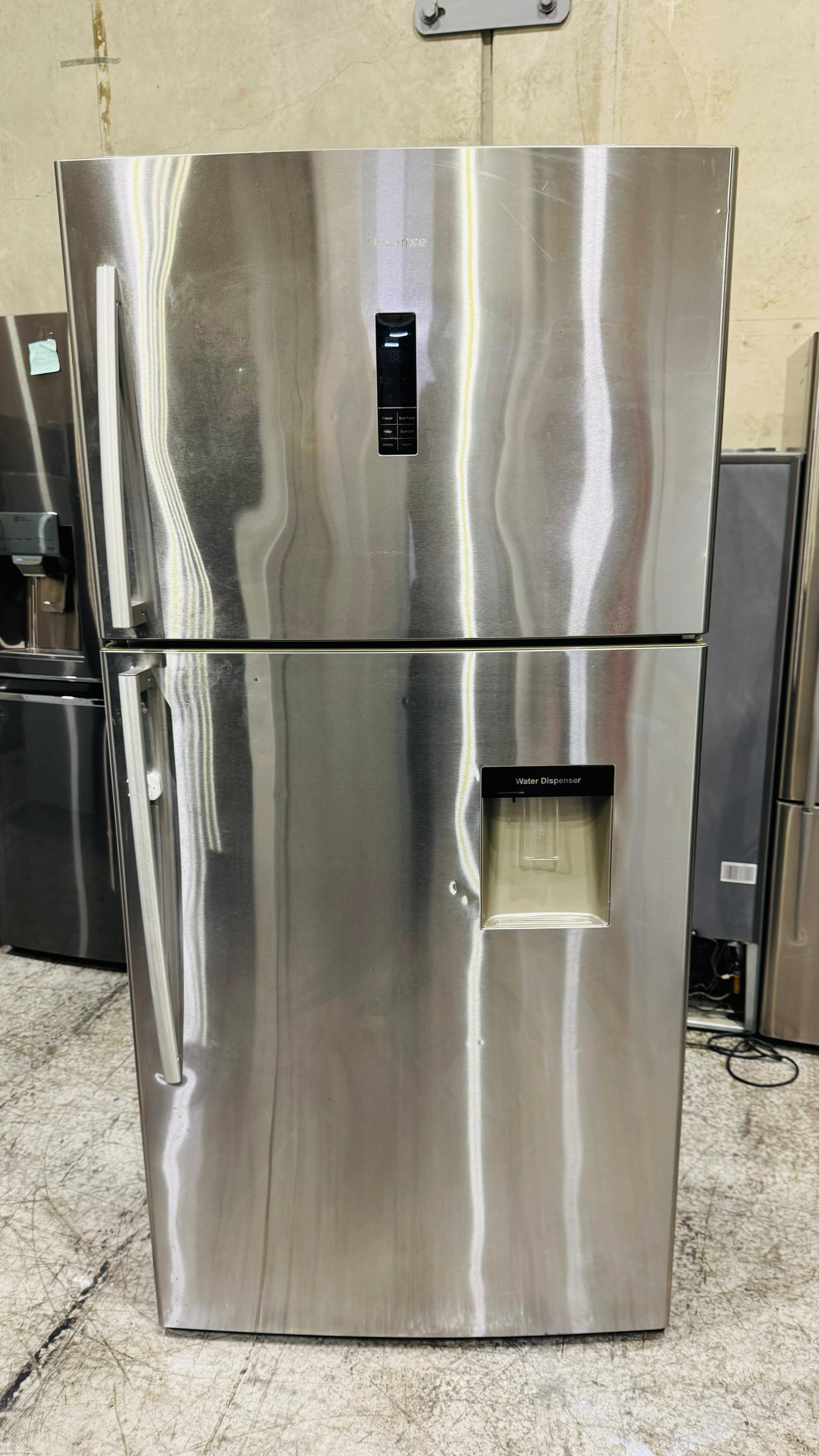 HISENSE 593 LITRES FRIDGE FREEZER